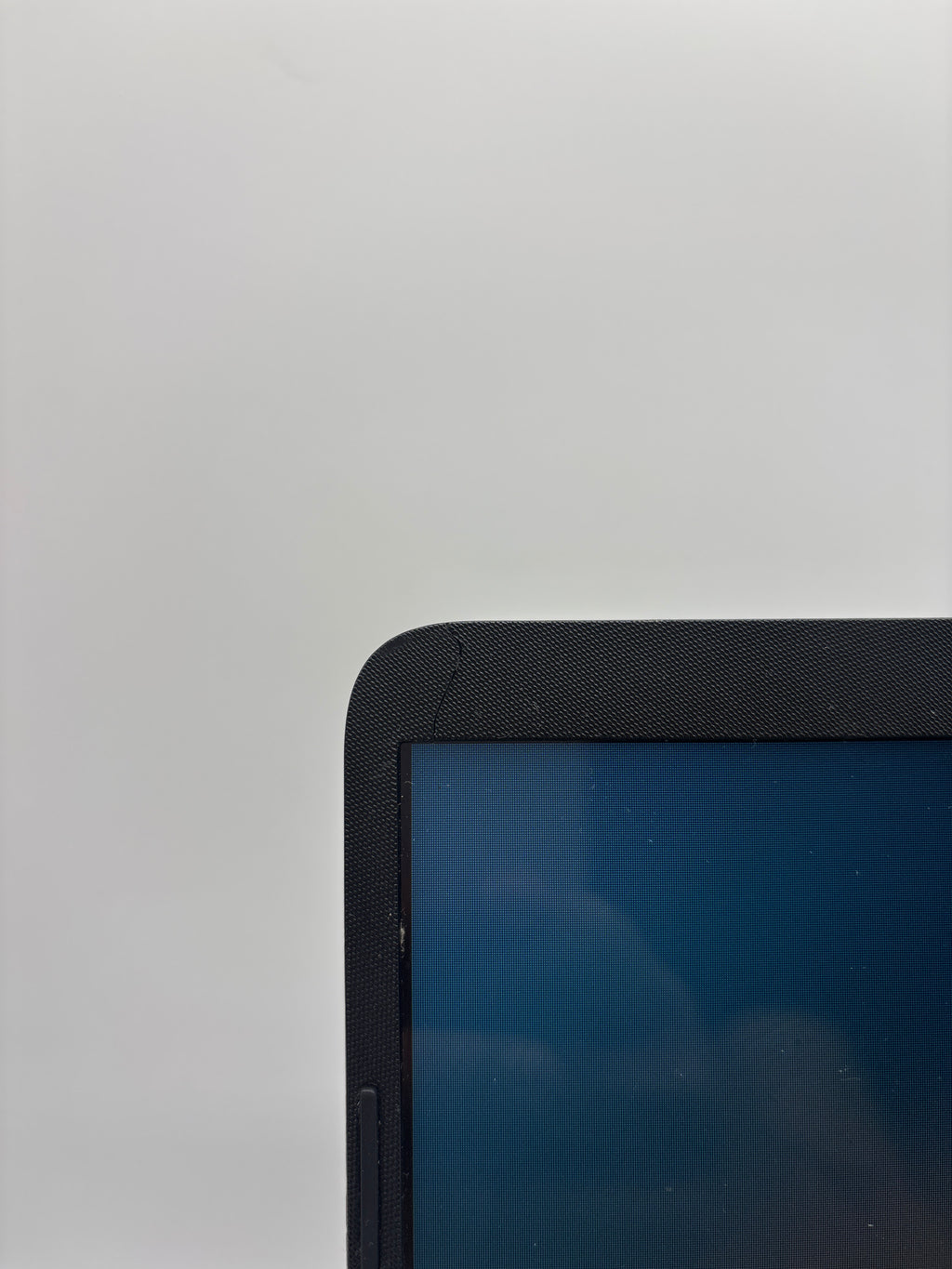HP 15-dy1051wm i5-1035G1 8GB RAM 256GB SSD - For Parts (Small Cracks on Corners)