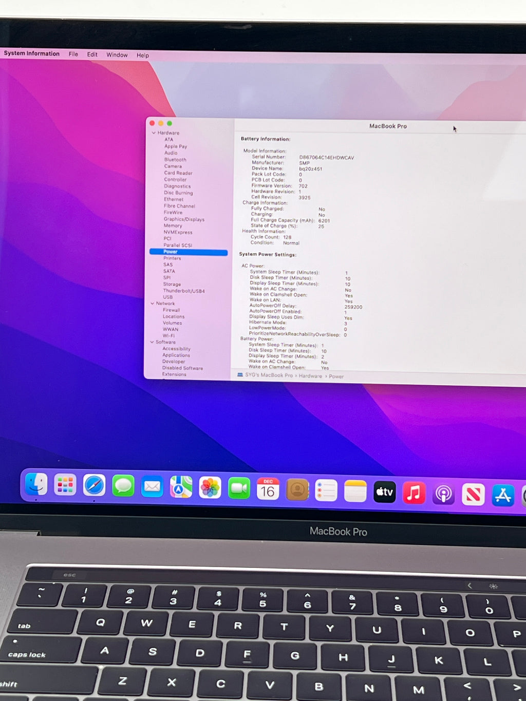 Apple MacBook Pro 15" A1707 2016 Intel i7 2.6GHz 16GB 256GB Space Gray Used