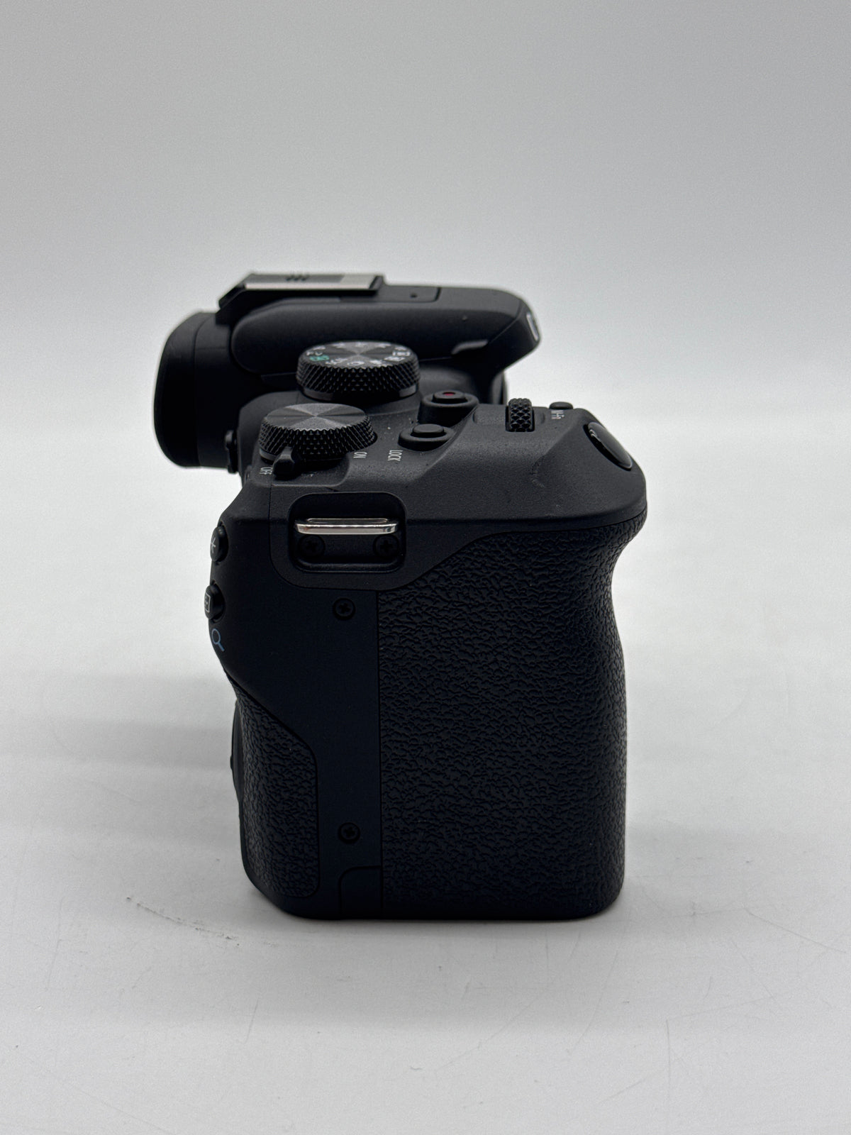 Canon EOS R10 Mirrorless Camera w/ RF-S 18-25mm Lens Black - Used