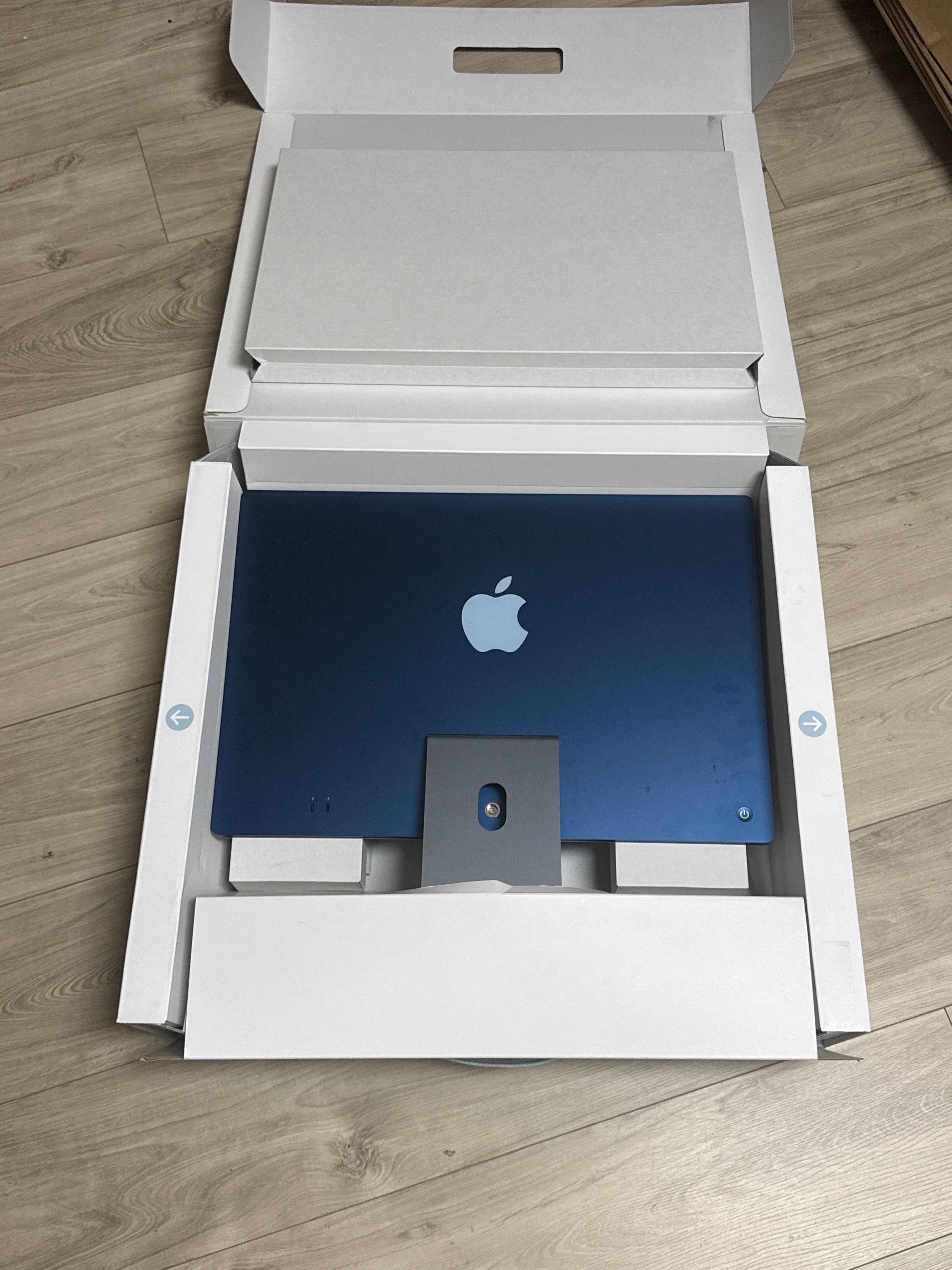 2023 Apple iMac 24" M3 8 Core 4.0GHz 8GB RAM 256GB SSD Blue A2874