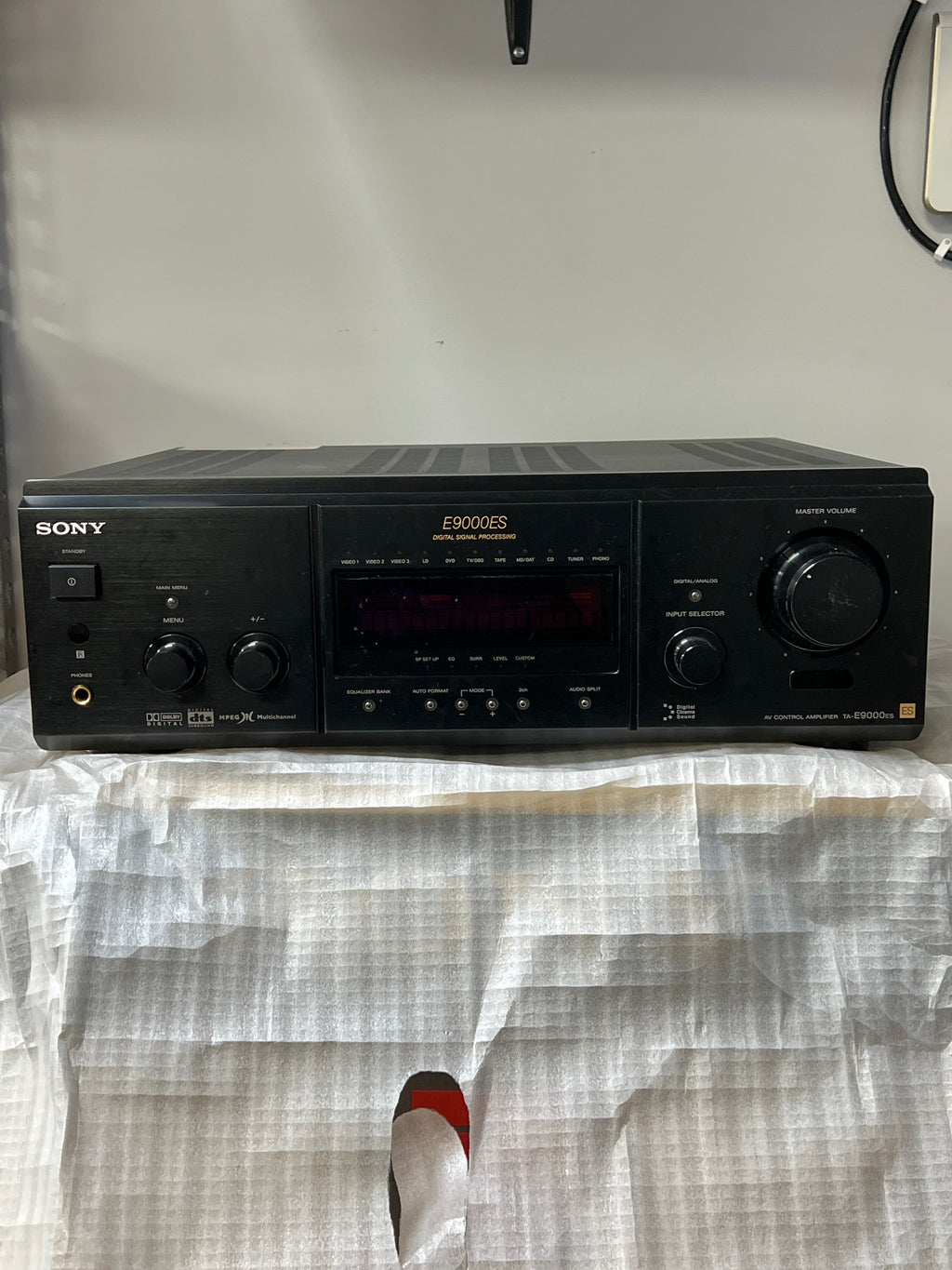 Sony TA-E9000ES Multi Channel Amplifier Digital Processor - Corner damage