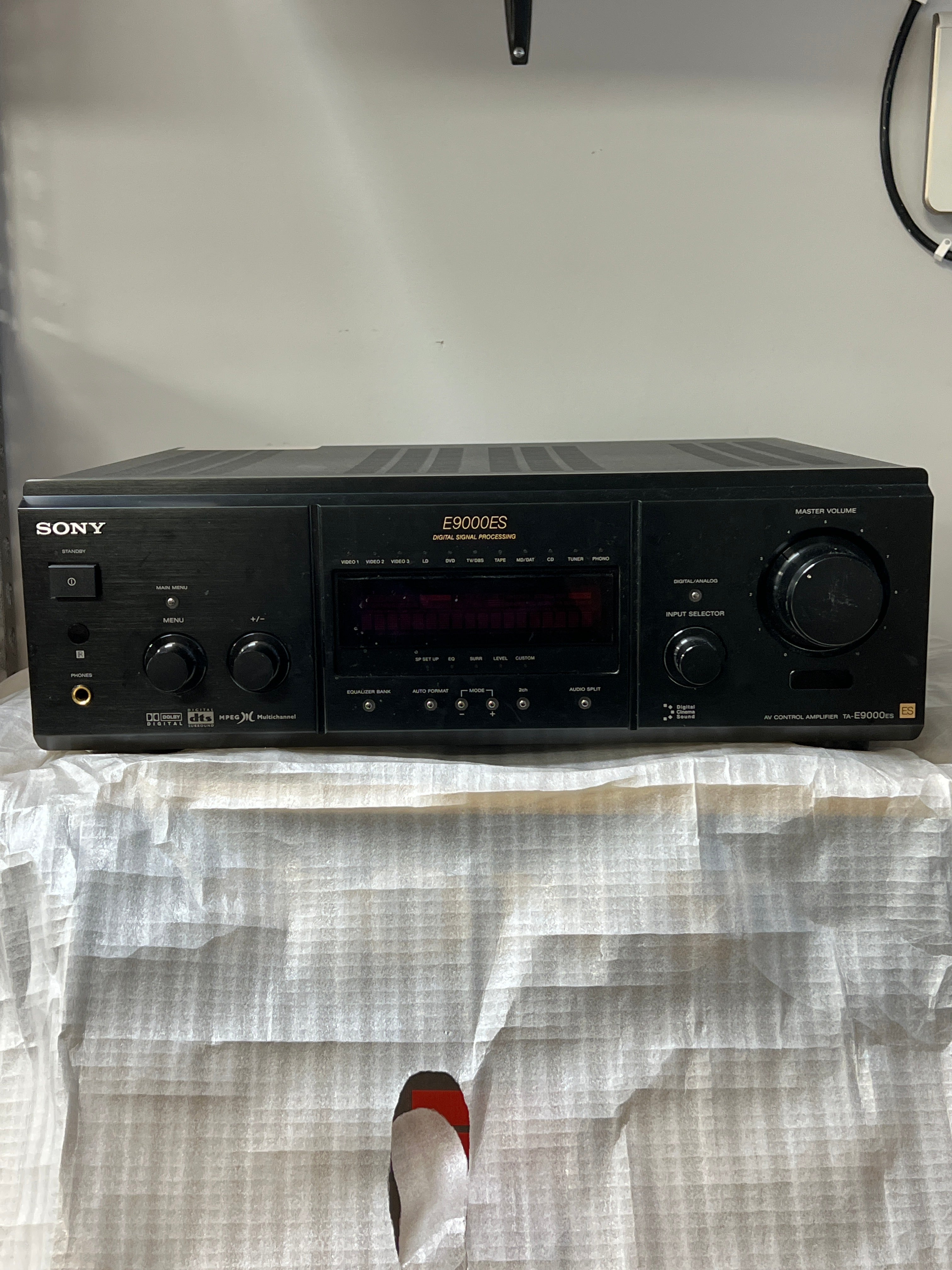 Sony TA-E9000ES Multi Channel Amplifier Digital Processor - Corner damage