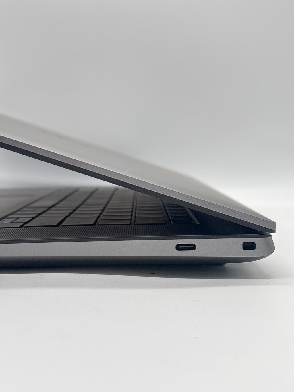 Dell Precision 5690 Ultra 7 165H 64GB RAM 512GB SSD RTX 1000 Ada - Warranty (April 2028)