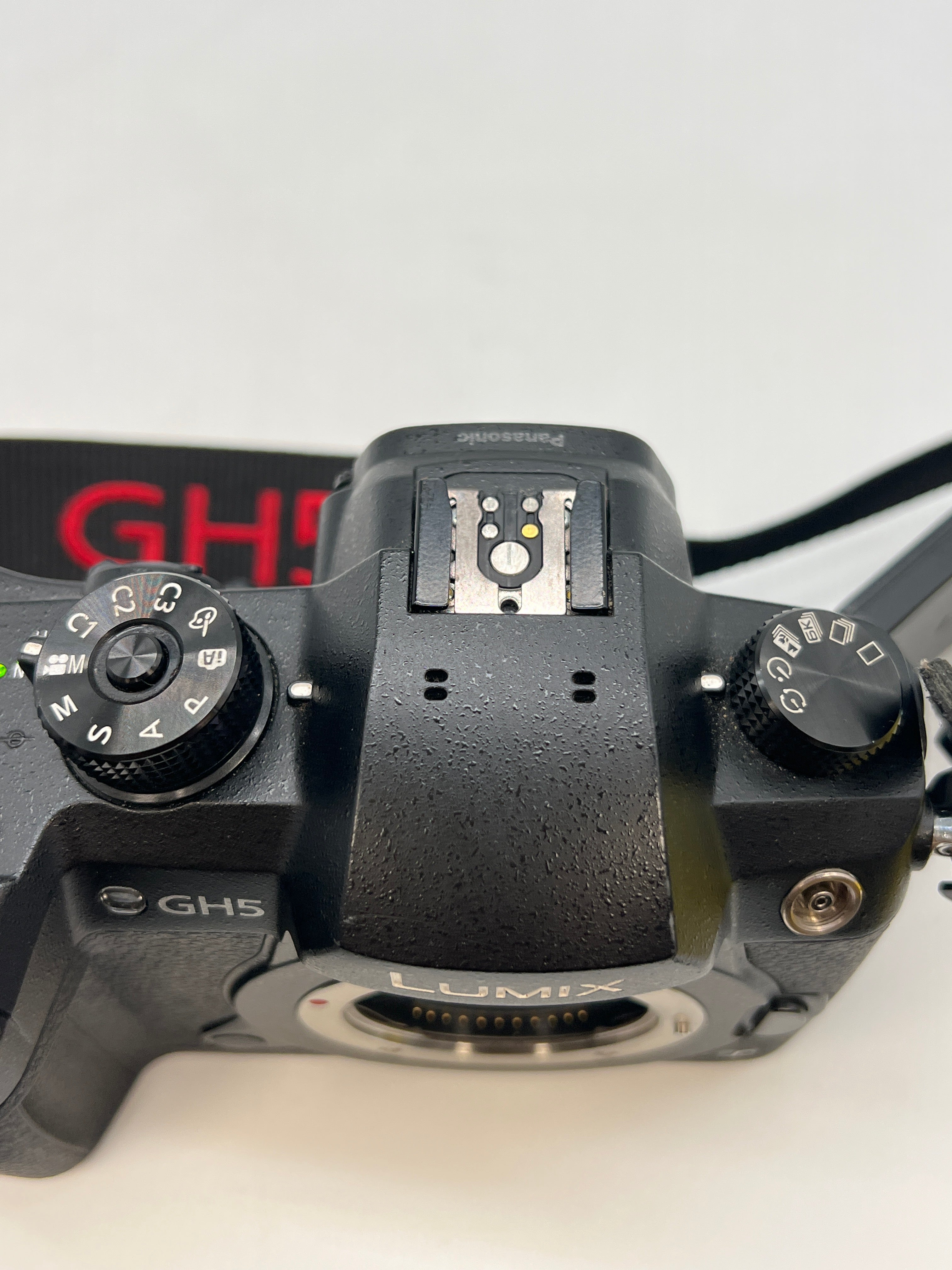 Panasonic LUMIX DC-GH5 20.3MP Micro 4/3 Mount Mirrorless Camera Body Only