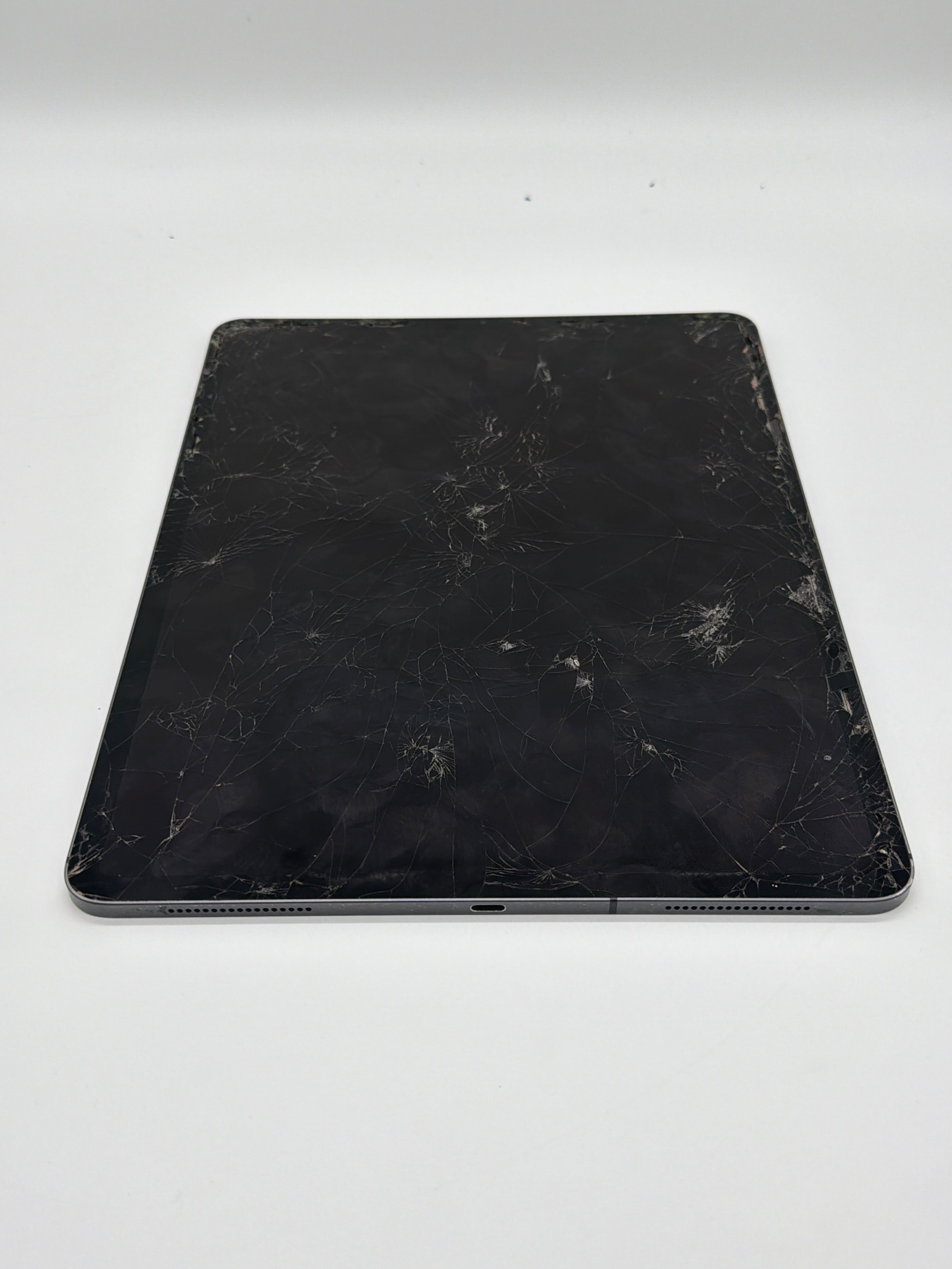 Apple iPad Pro 12.9" (4th Gen) A2069 128GB Wi-Fi Space Gray Cracked Screen