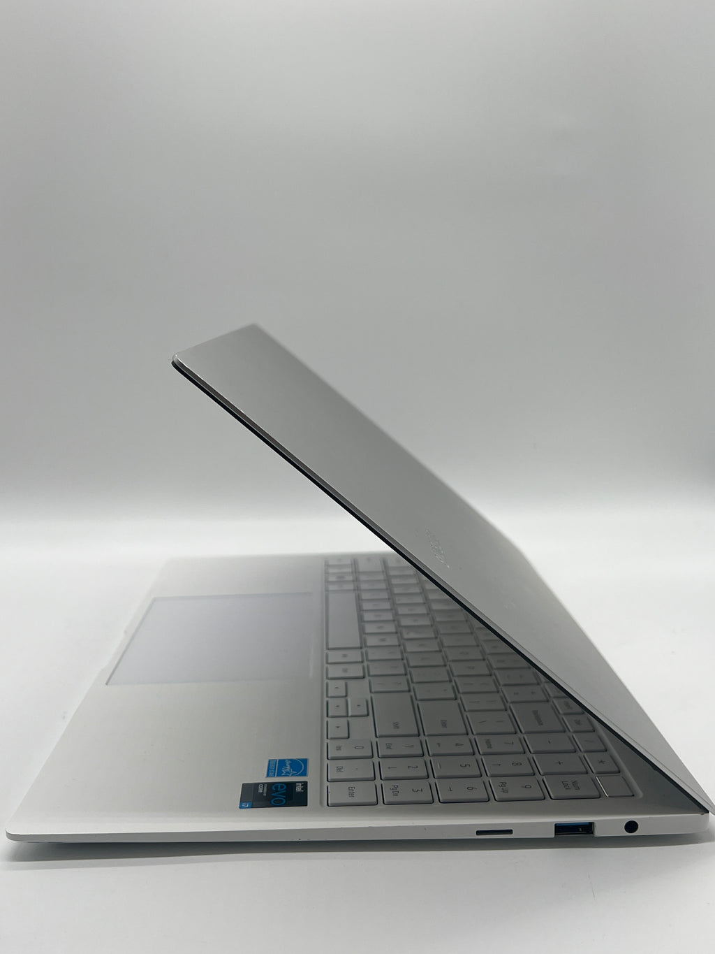 SAMSUNG Galaxy BookPro i7-1165G7 16GB RAM 512GB SSD - Used