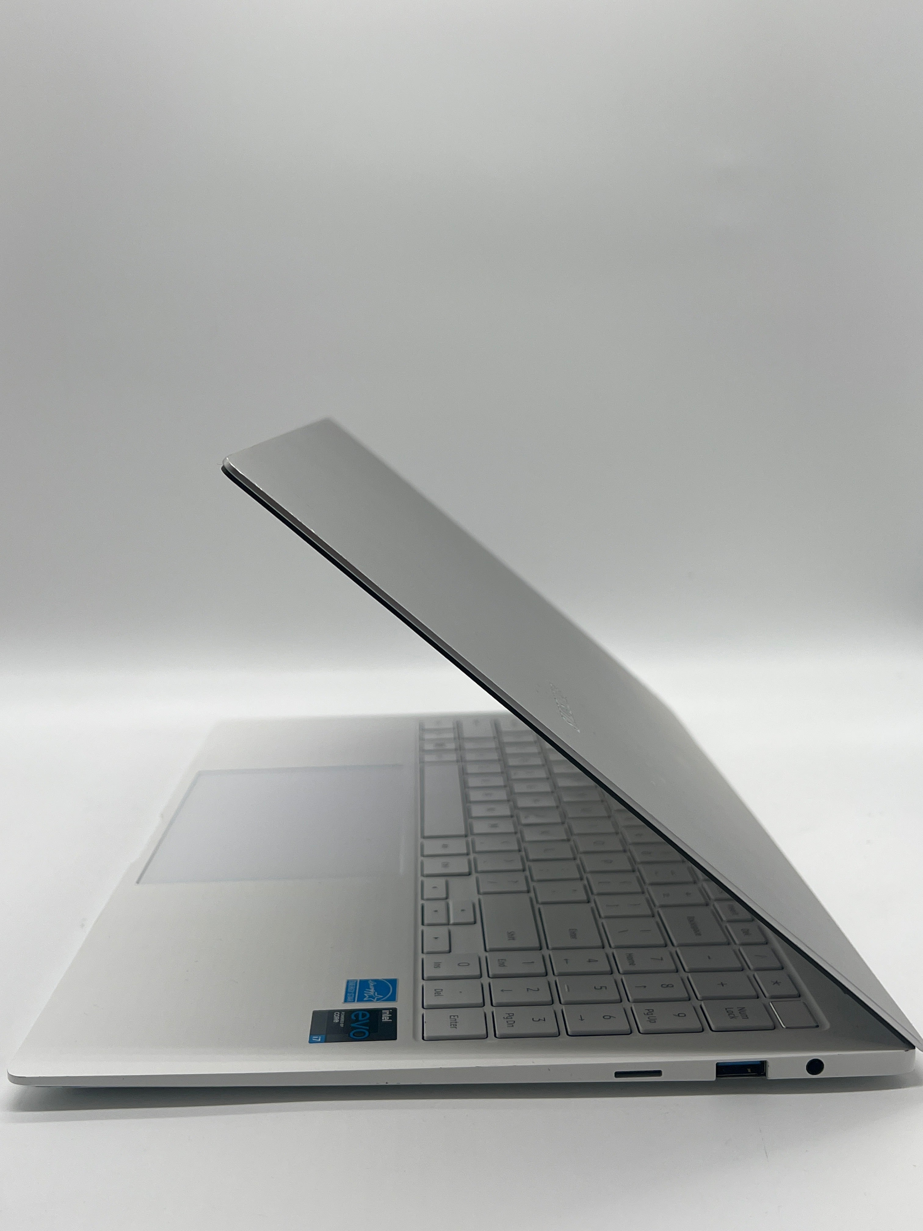 SAMSUNG Galaxy BookPro i7-1165G7 16GB RAM 512GB SSD - Used