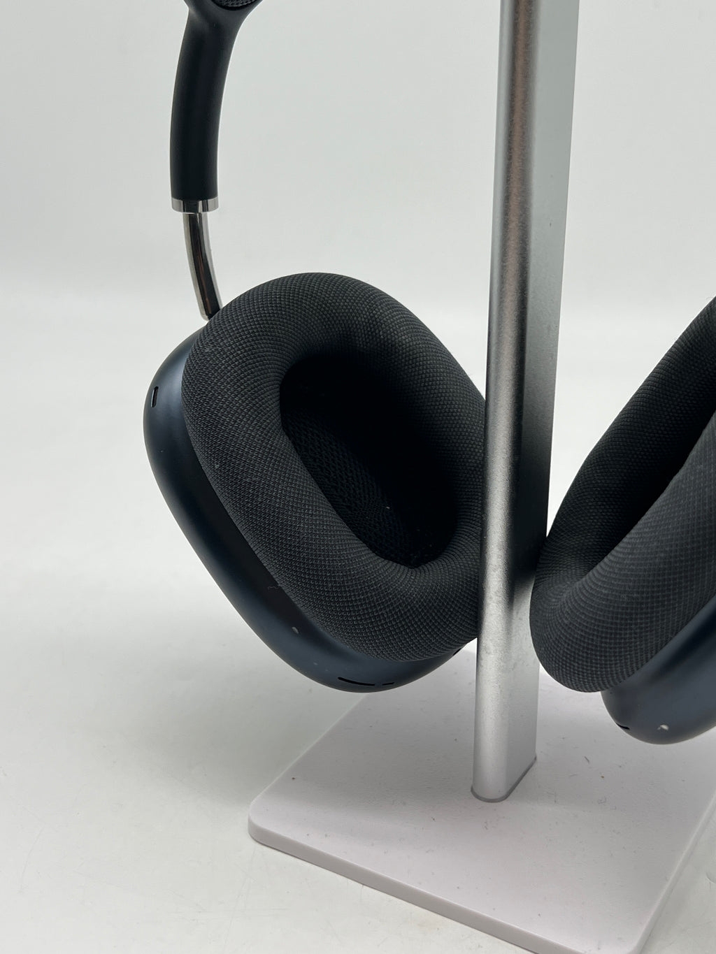 Apple AirPods Max A3184 Headphones USB-C Midnight - Used