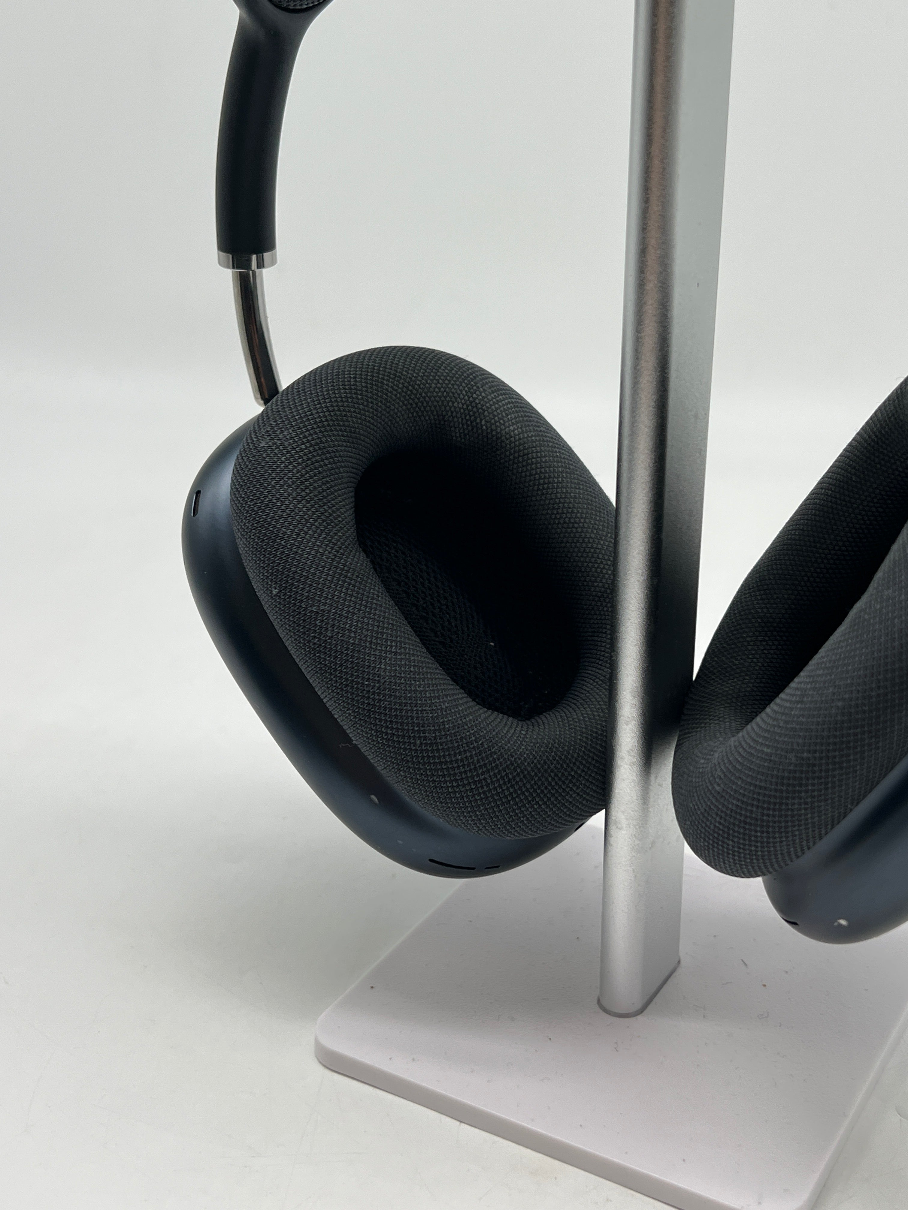 Apple AirPods Max A3184 Headphones USB-C Midnight - Used