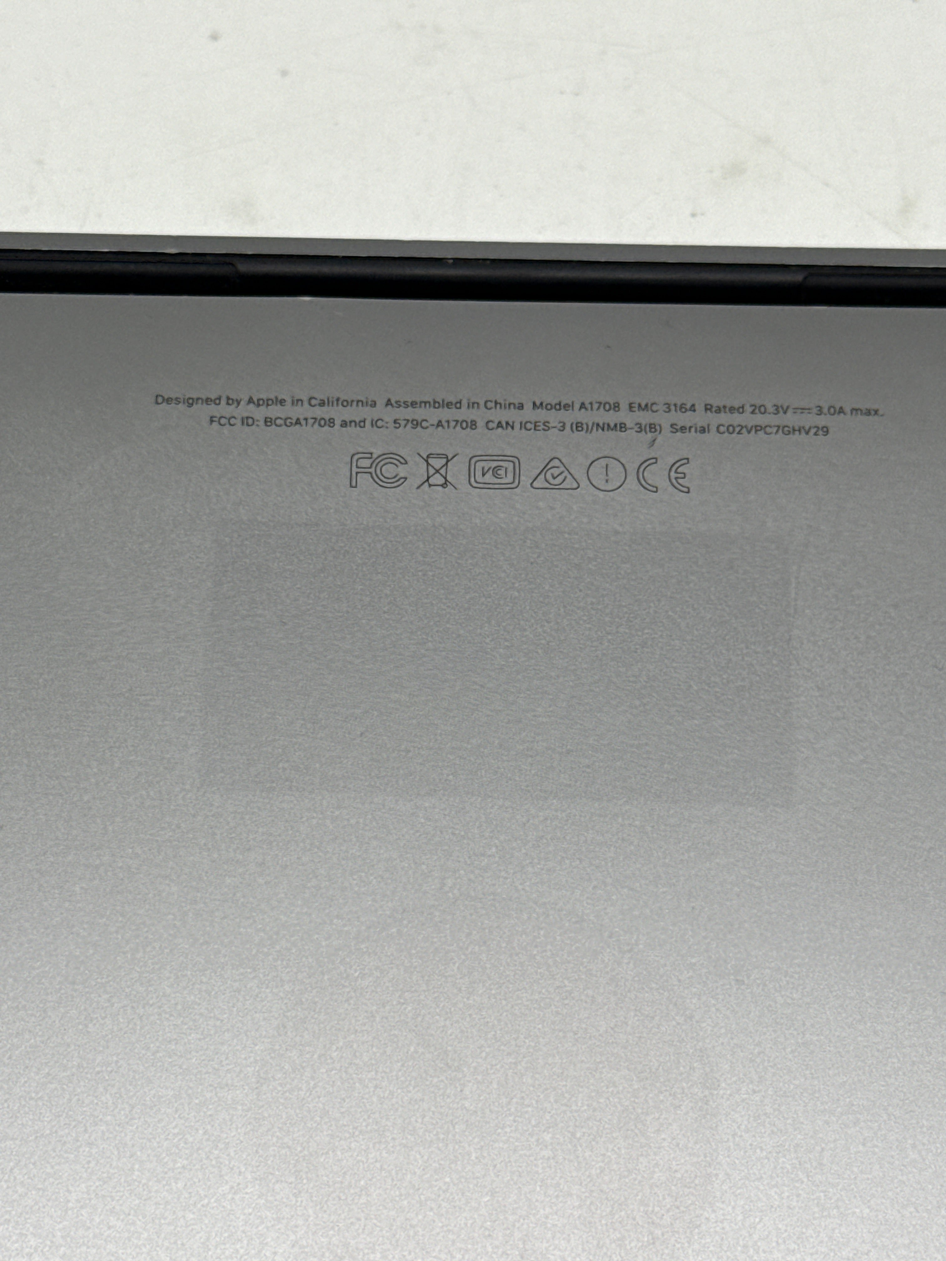 Apple MacBook Pro 13" A1708 Core i5 8GB 256GB SSD - For Parts Bad LCD