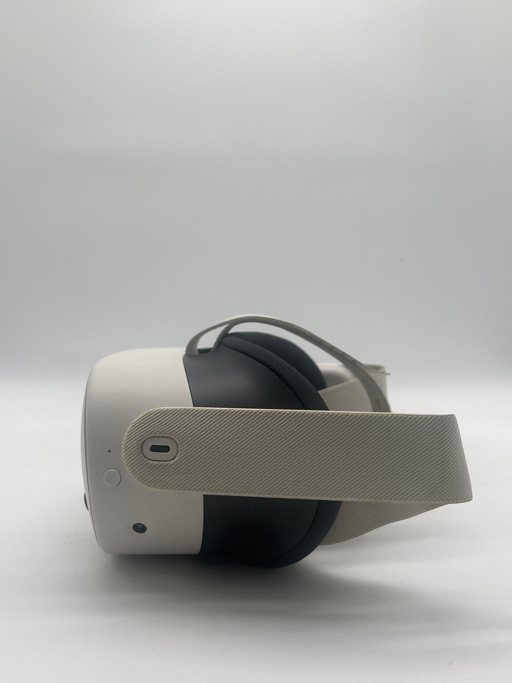 Meta Oculus Quest 3s VR Headset White - For Parts (Lens Issue)