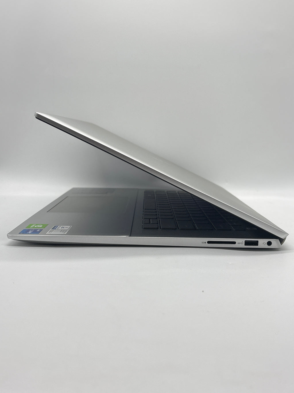 Dell Inspiron 16 5620 Touch i7-1255U 16GB RAM 512GB GeForce MX570