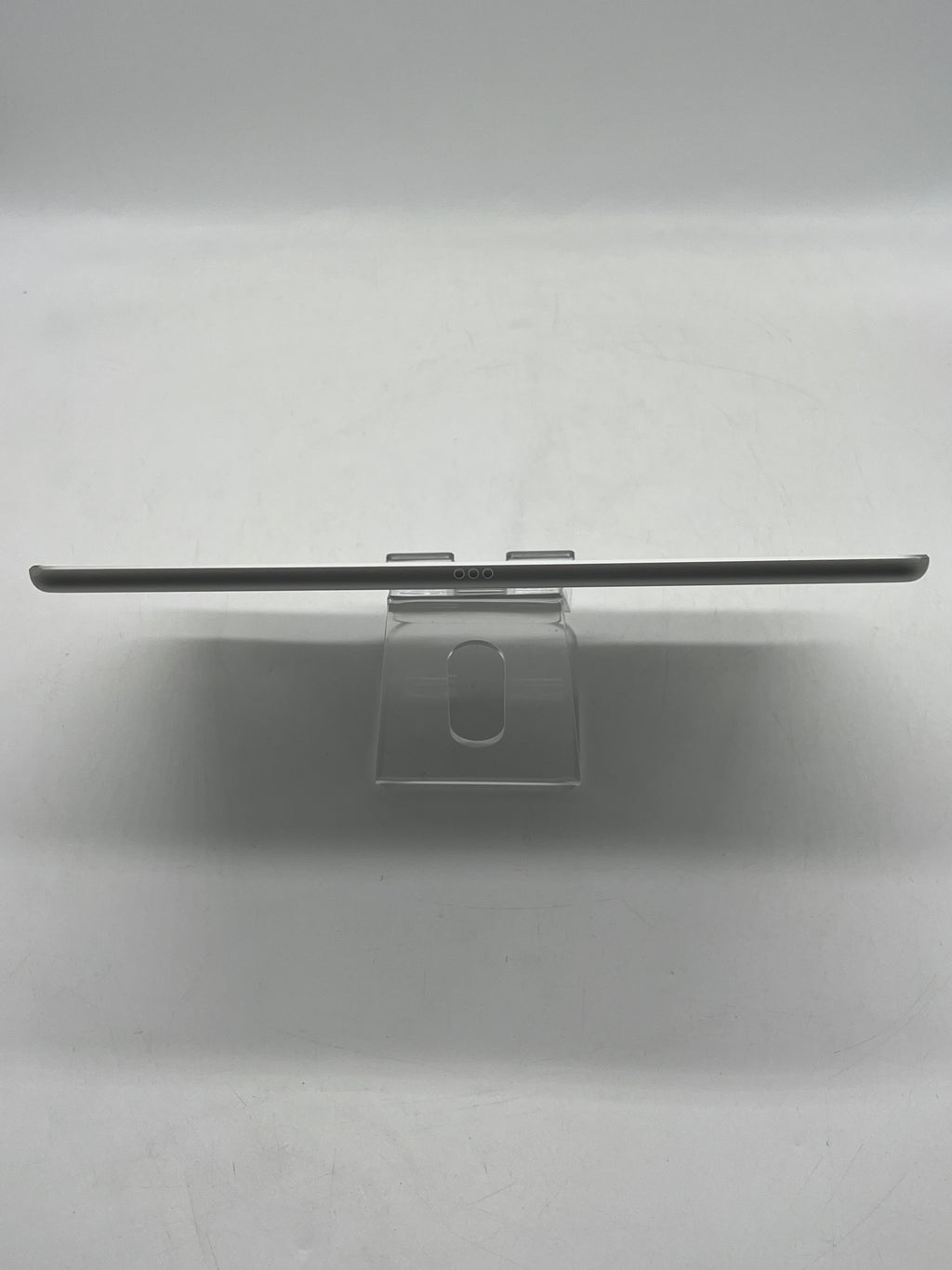 Apple iPad 7th Gen A2197 32GB Silver - WiFi