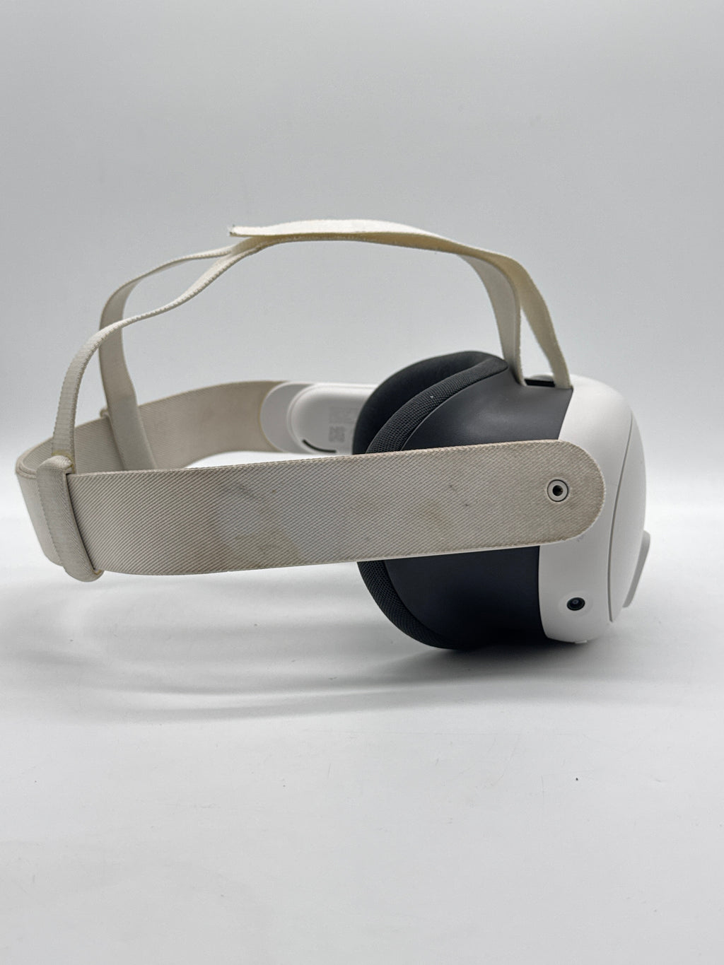 Meta Quest 3 Standalone VR Headset White 128GB - For Parts (Read DESC)
