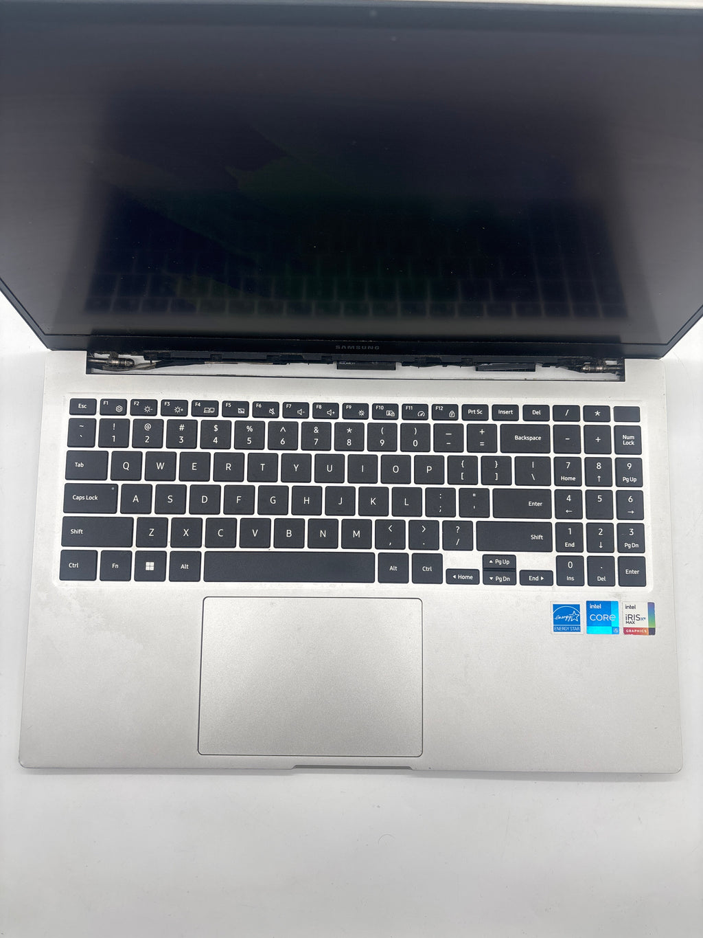 Samsung np750tda i5-1135g7 8GB RAM 256GB SSD - For parts (Read DESC)
