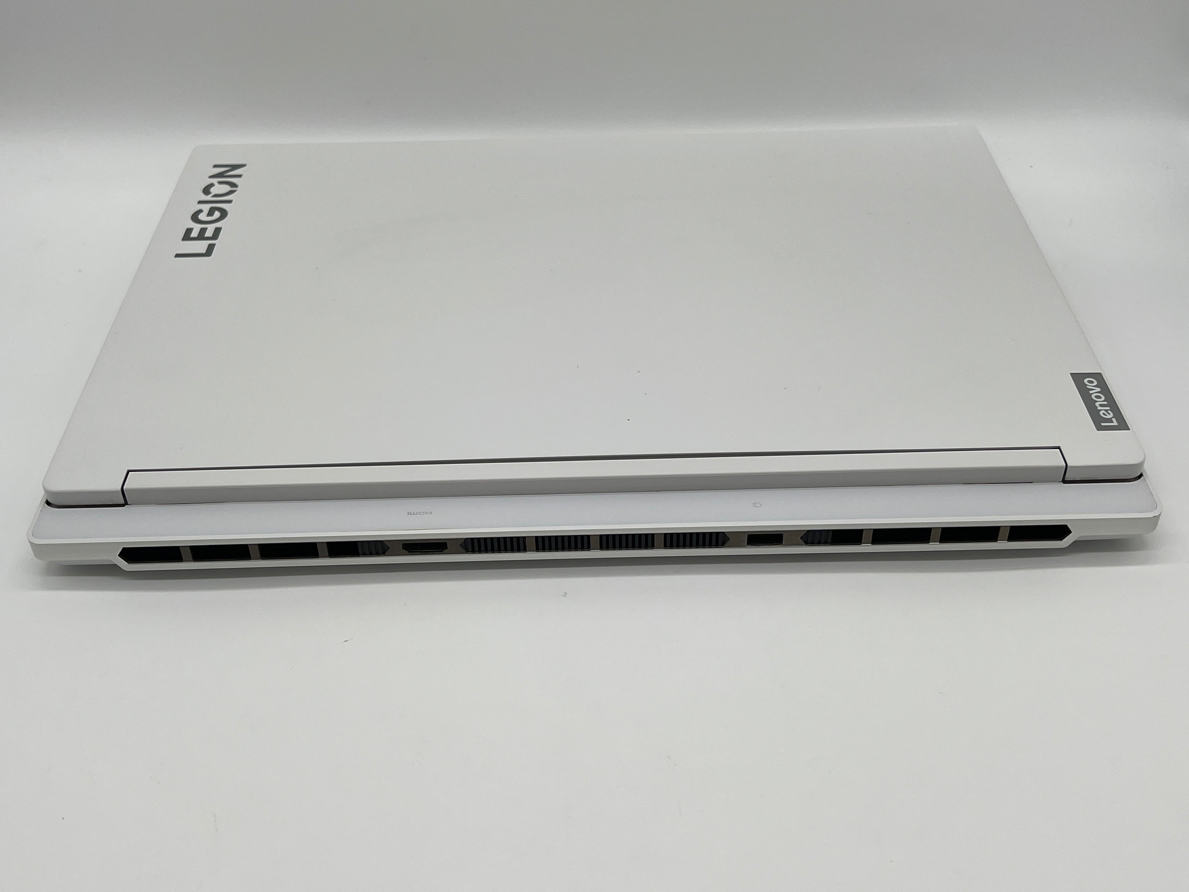 Lenovo Legion 7 16IRX9 16 inch i9-14900HX 32GB 1TB RTX 4070 White