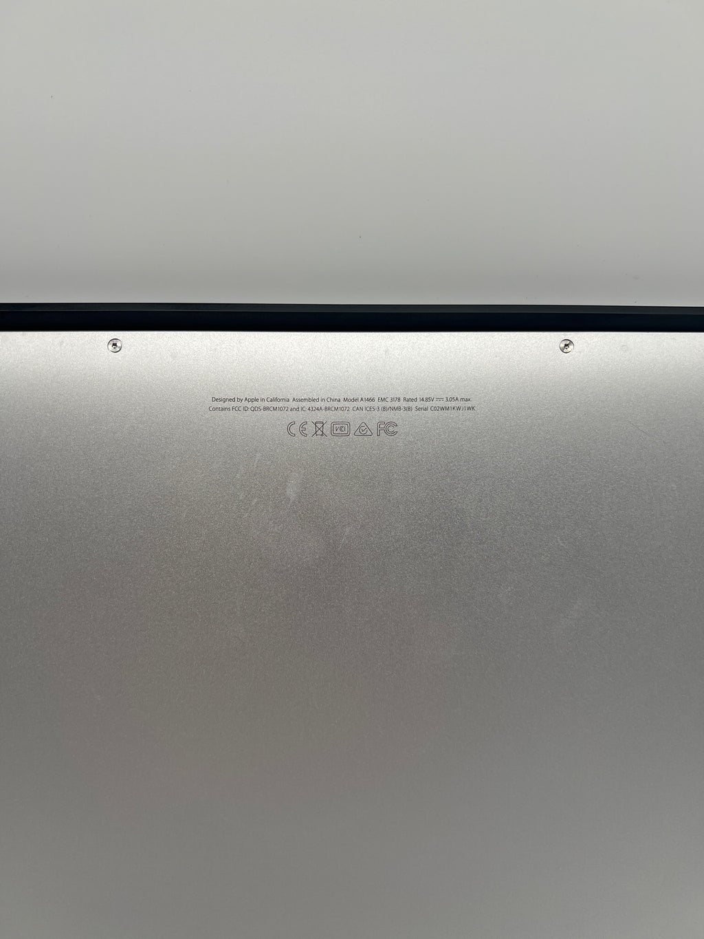 Apple MacBook Air 13" A1466 2012  i5 4GB RAM 128GB SSD - For Parts (NO OS)