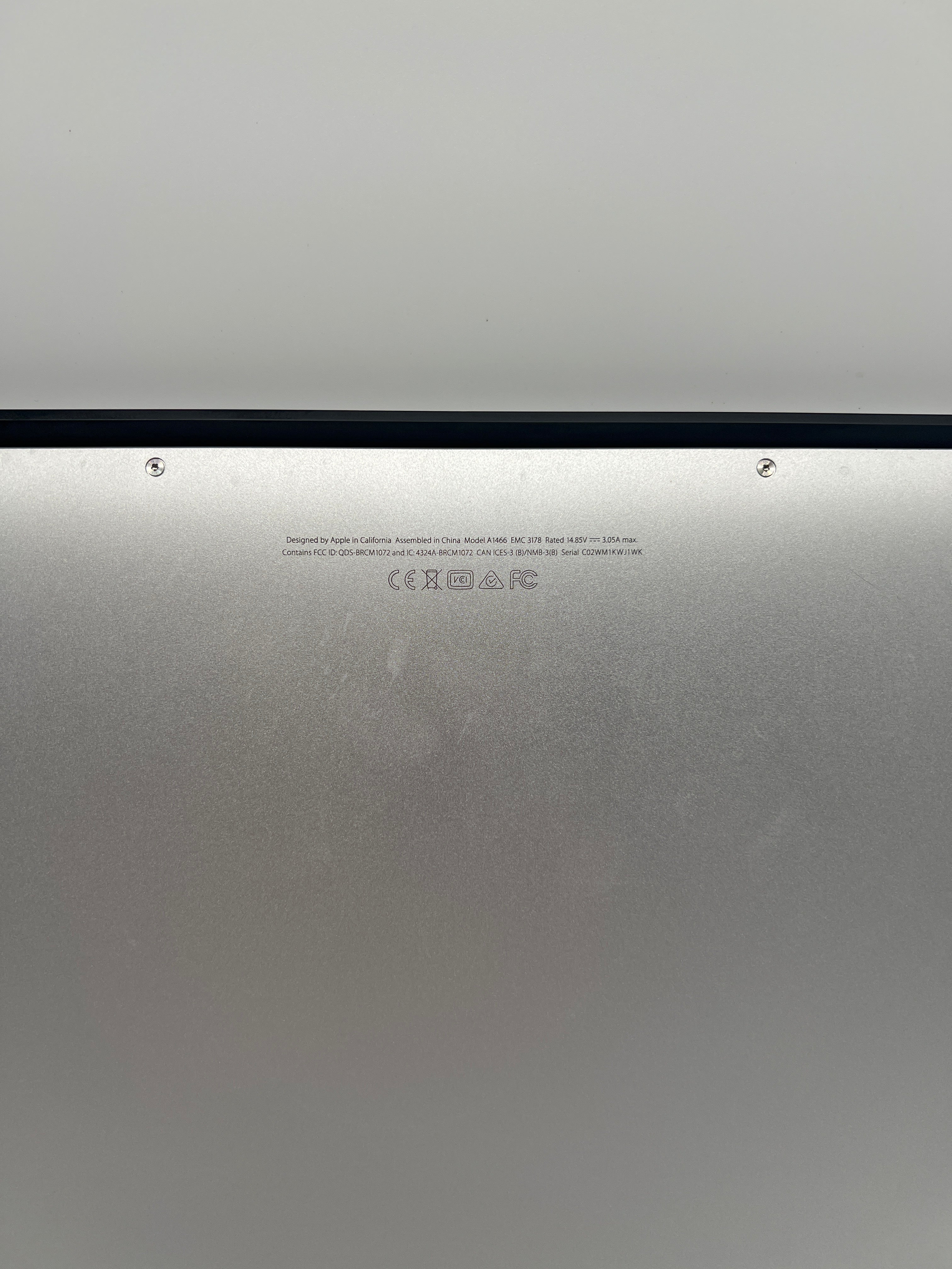Apple MacBook Air 13" A1466 2012  i5 4GB RAM 128GB SSD - For Parts (NO OS)