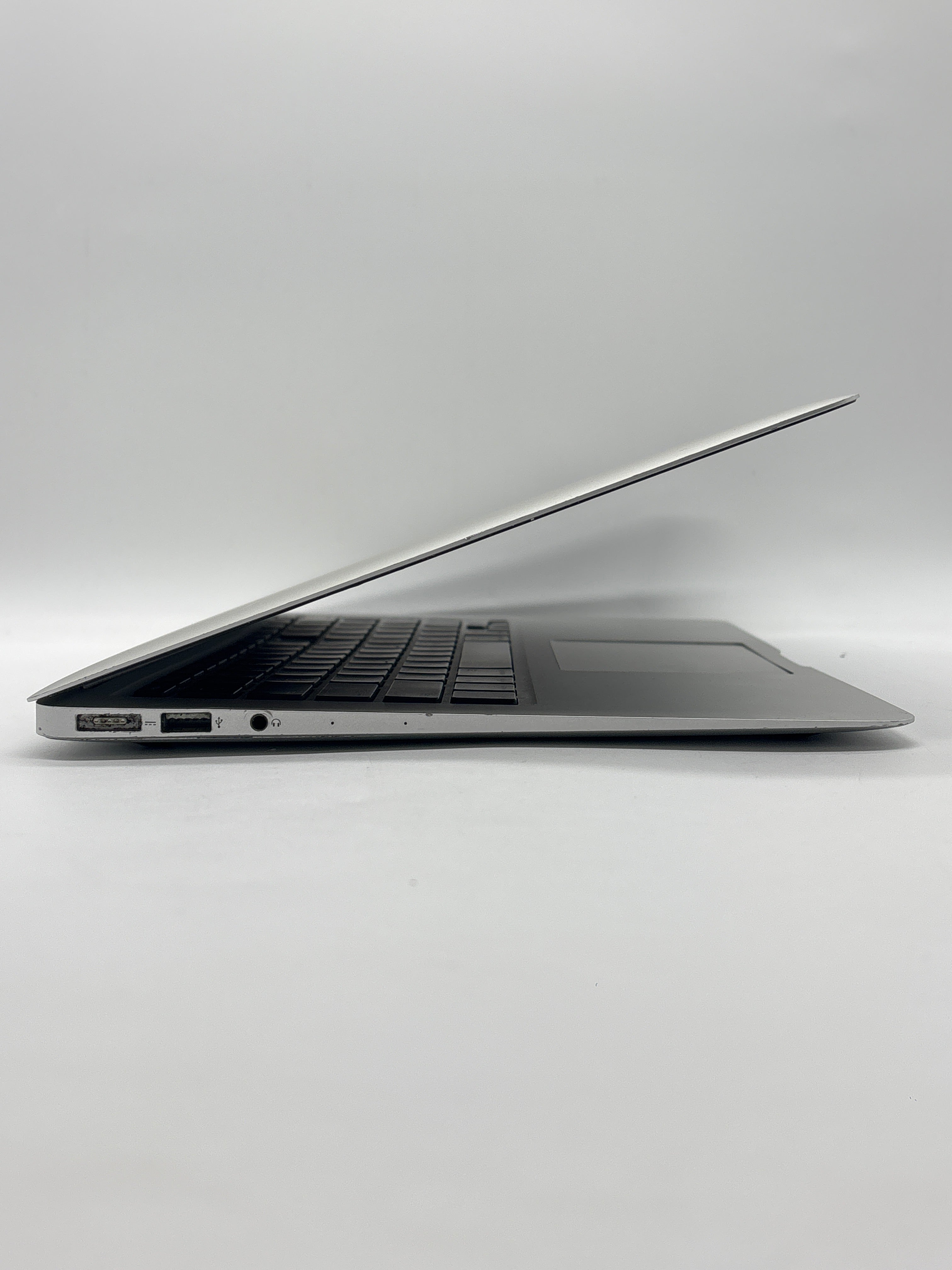 Apple MacBook Air 13" A1466 i7 8GB RAM 128GB SSD - For Parts (Read DESC)