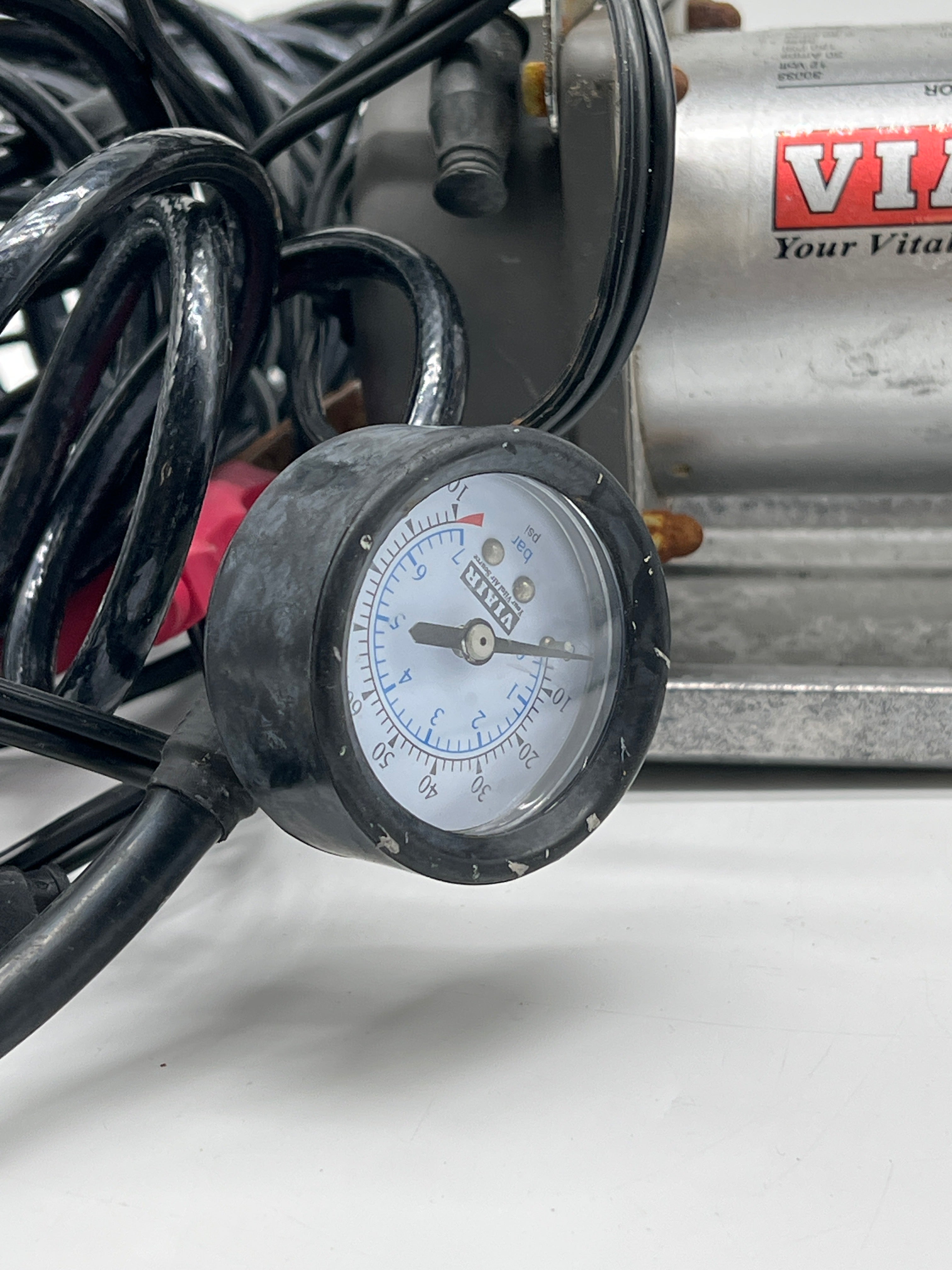 VIAIR 300P Portable Air Compressor 12V 150 PSI - Used
