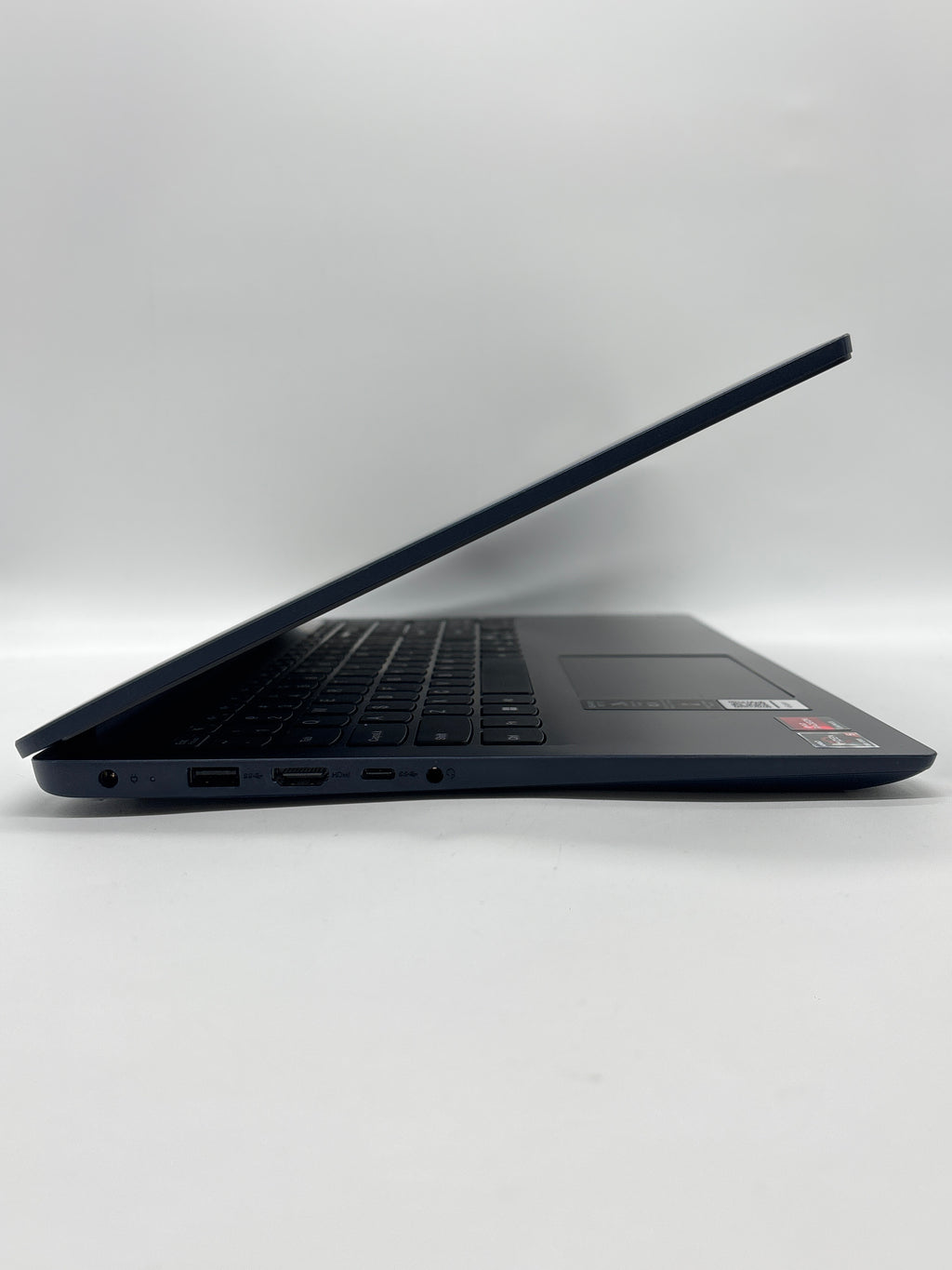 Lenovo Ideapad 1 15AMN7 Ryzen 5 7520U 8GB RAM 256GB SSD