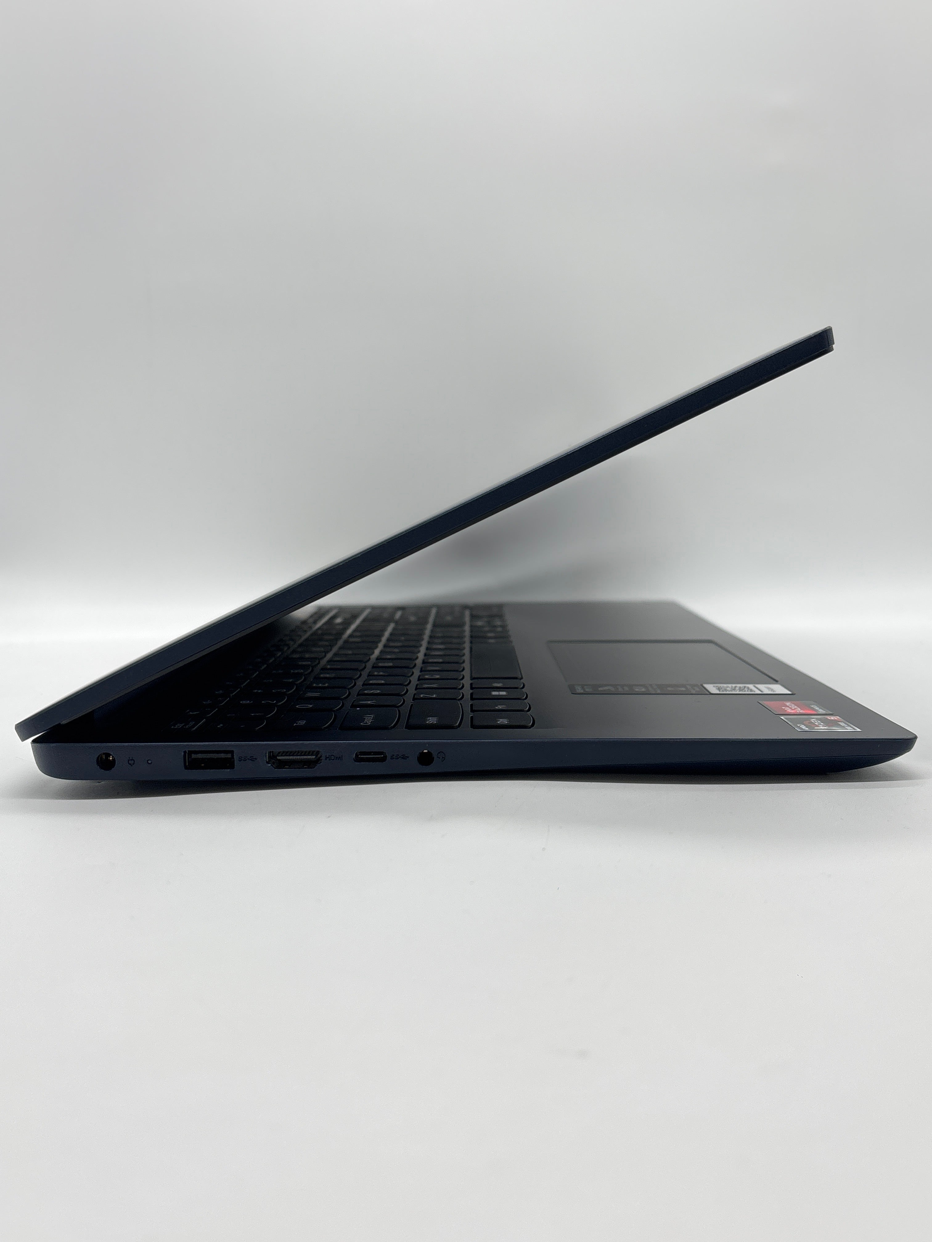 Lenovo Ideapad 1 15AMN7 Ryzen 5 7520U 8GB RAM 256GB SSD