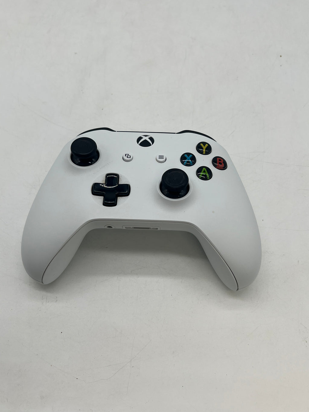 Xbox One S (1681) 2016 White 500GB Home Console - Used