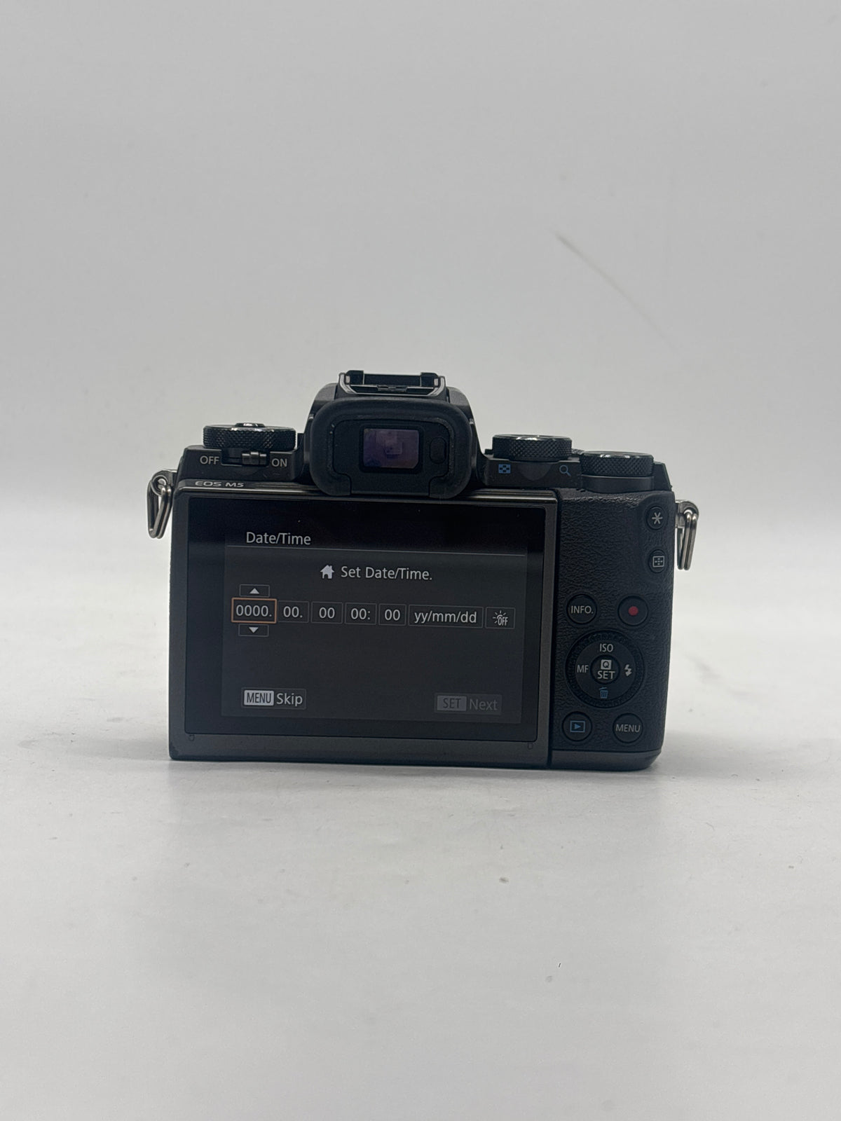 Canon EOS M5 Mirrorless w/ EF-M 15-45mm Lens Black - Used