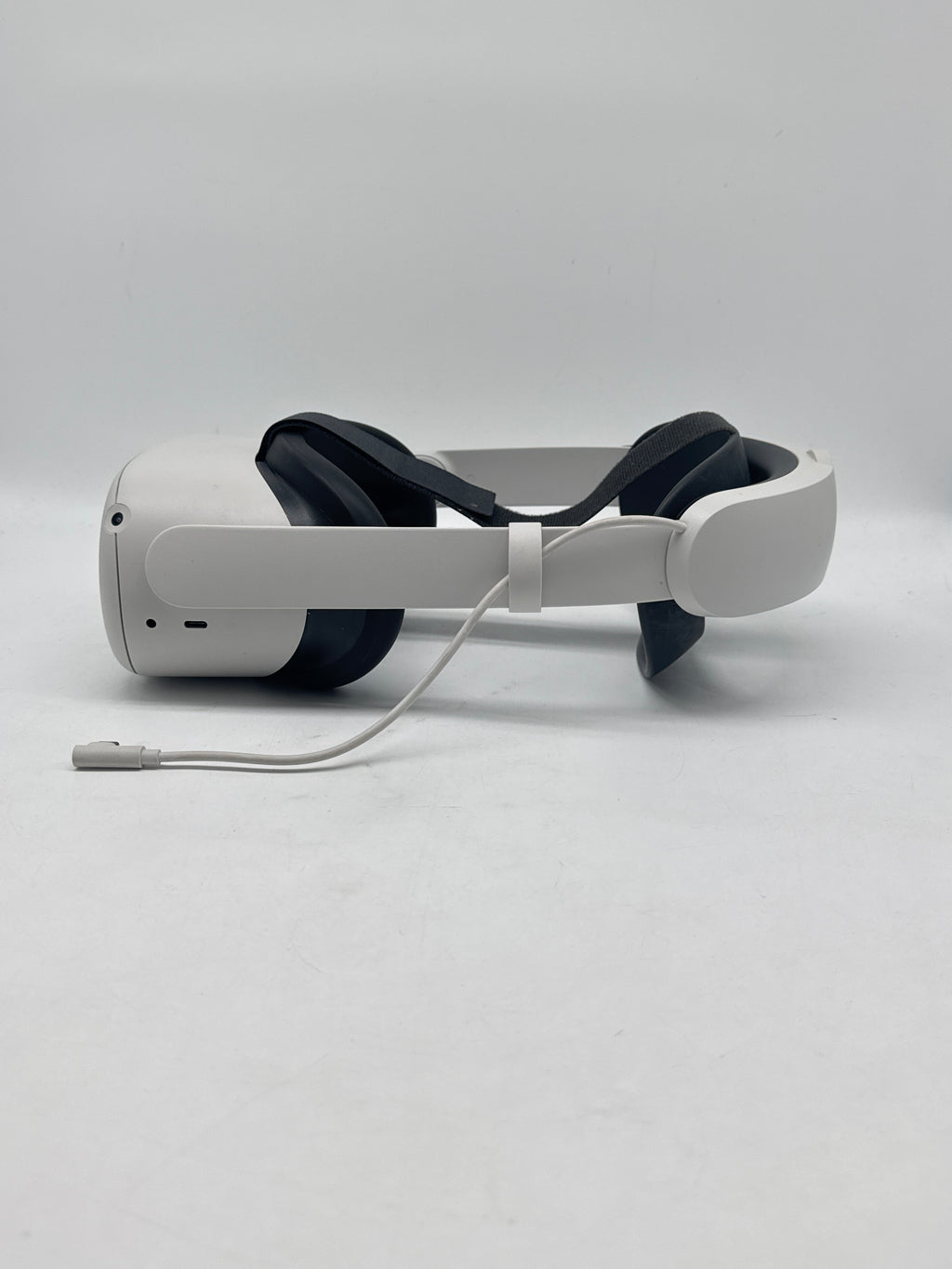 Meta Quest 2 Standalone VR Headset 128GB White - Used