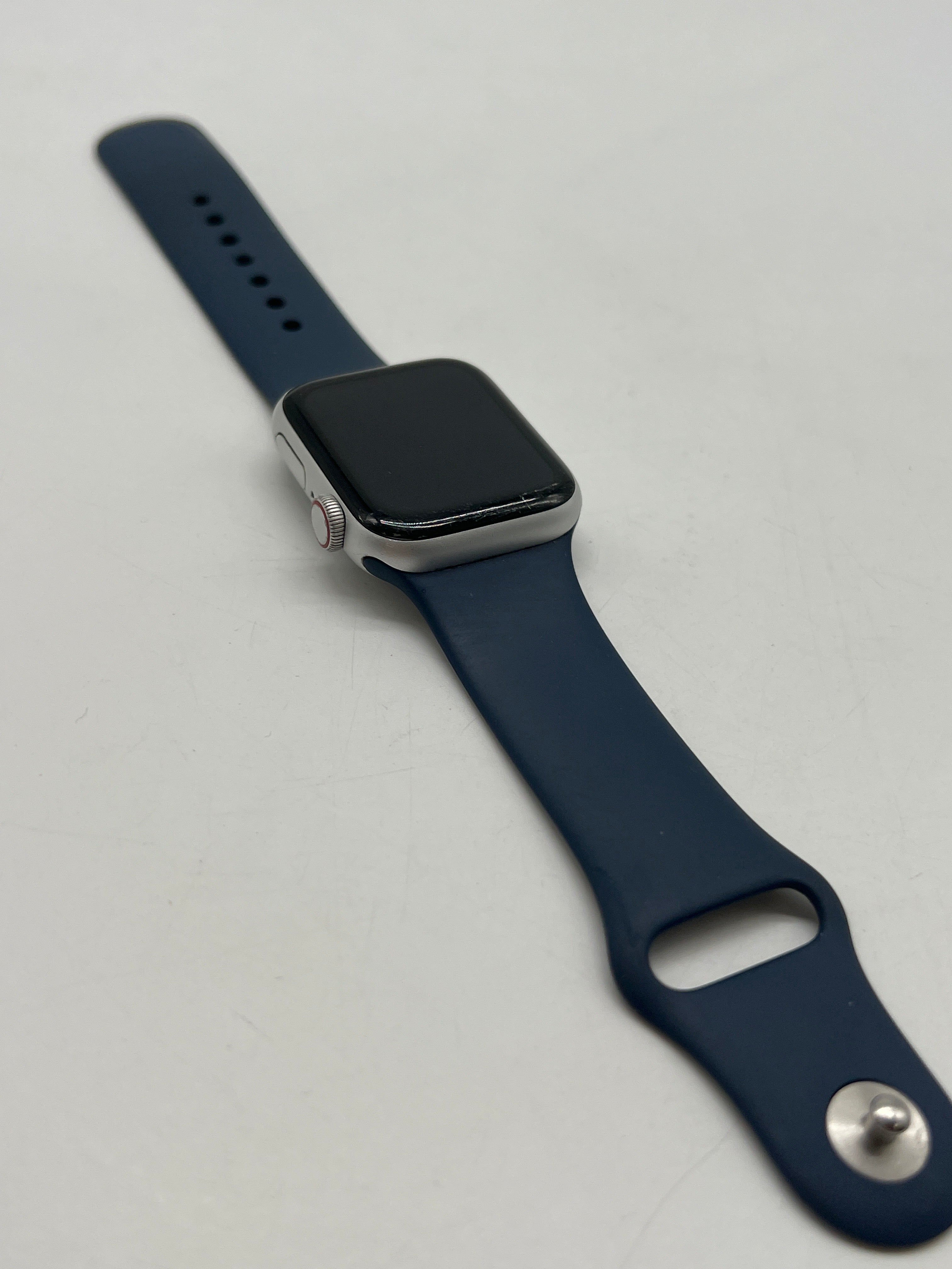 Apple Watch SE 2nd Gen 40mm GPS + Cellular 32GB  - Used