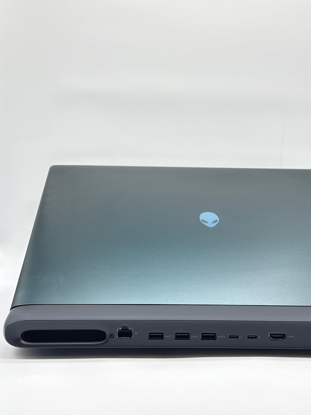 Dell Alienware 18 Area-51 Ultra 9 275HX 64GB RAM 3TB SSD RTX 5090 24GB (Warranty)