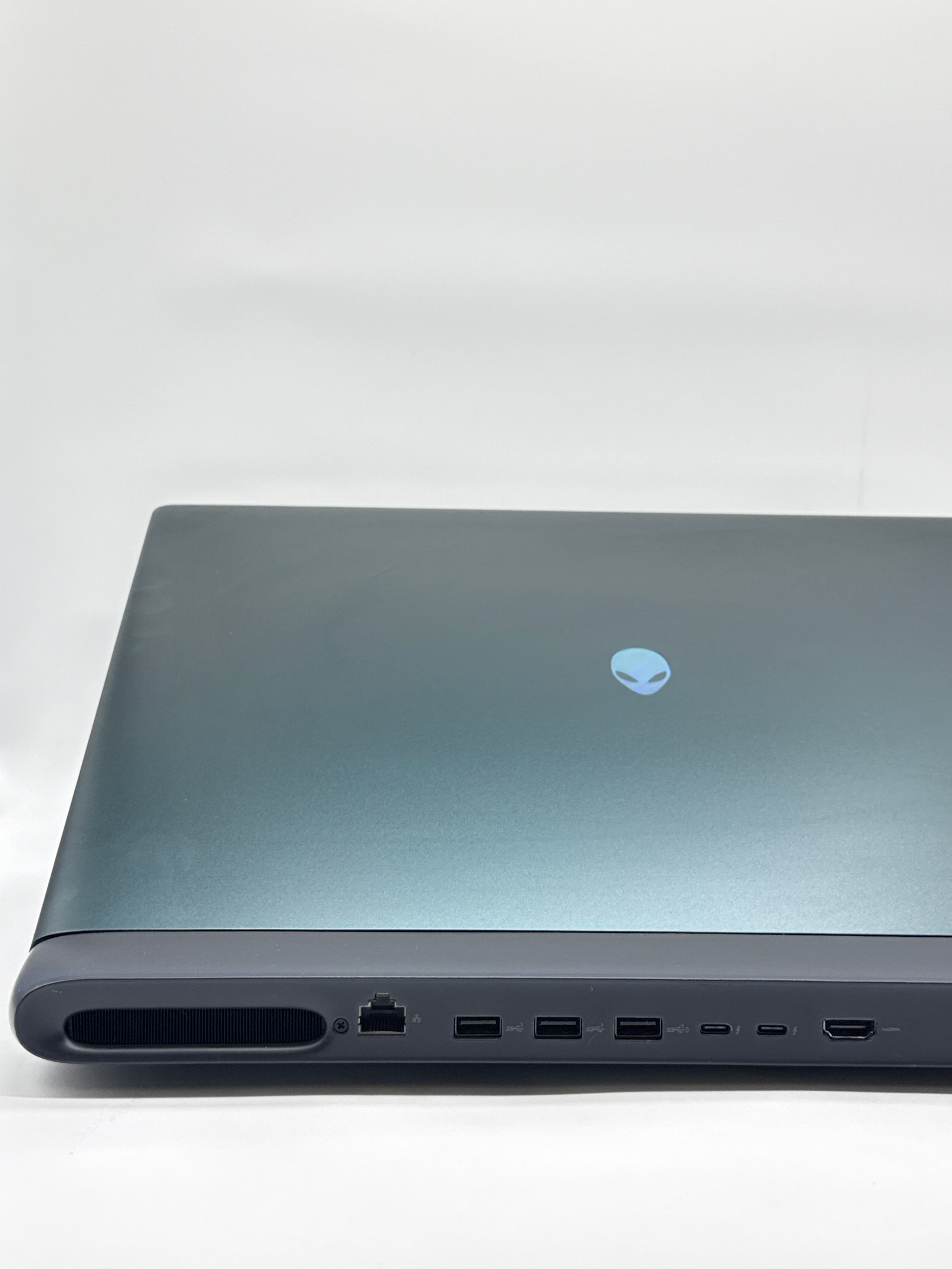 Dell Alienware 18 Area-51 Ultra 9 275HX 64GB RAM 3TB SSD RTX 5090 24GB (Warranty)