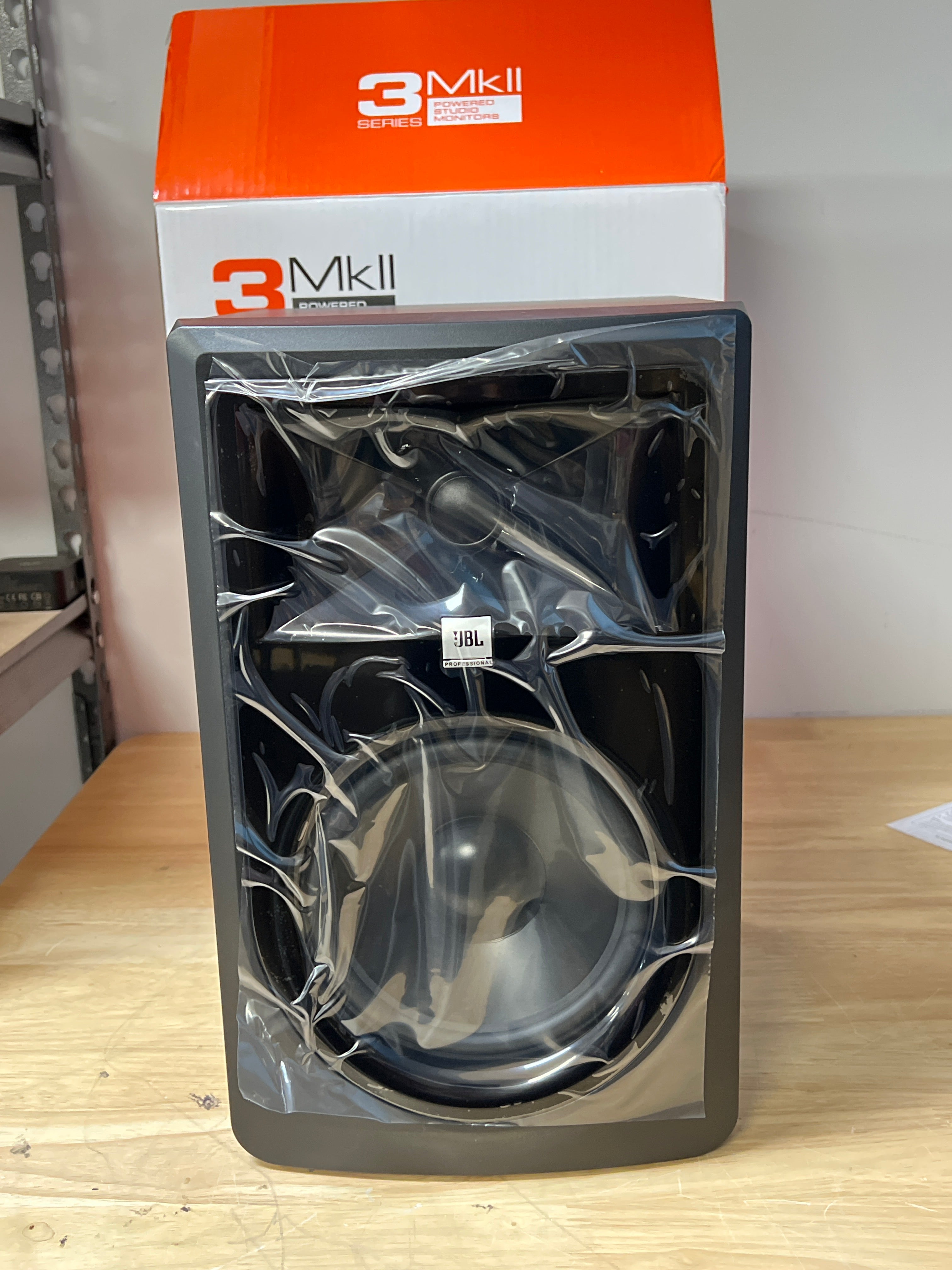 JBL 3 Series 306P MkII Studio Monitor Speaker Black - Open Box