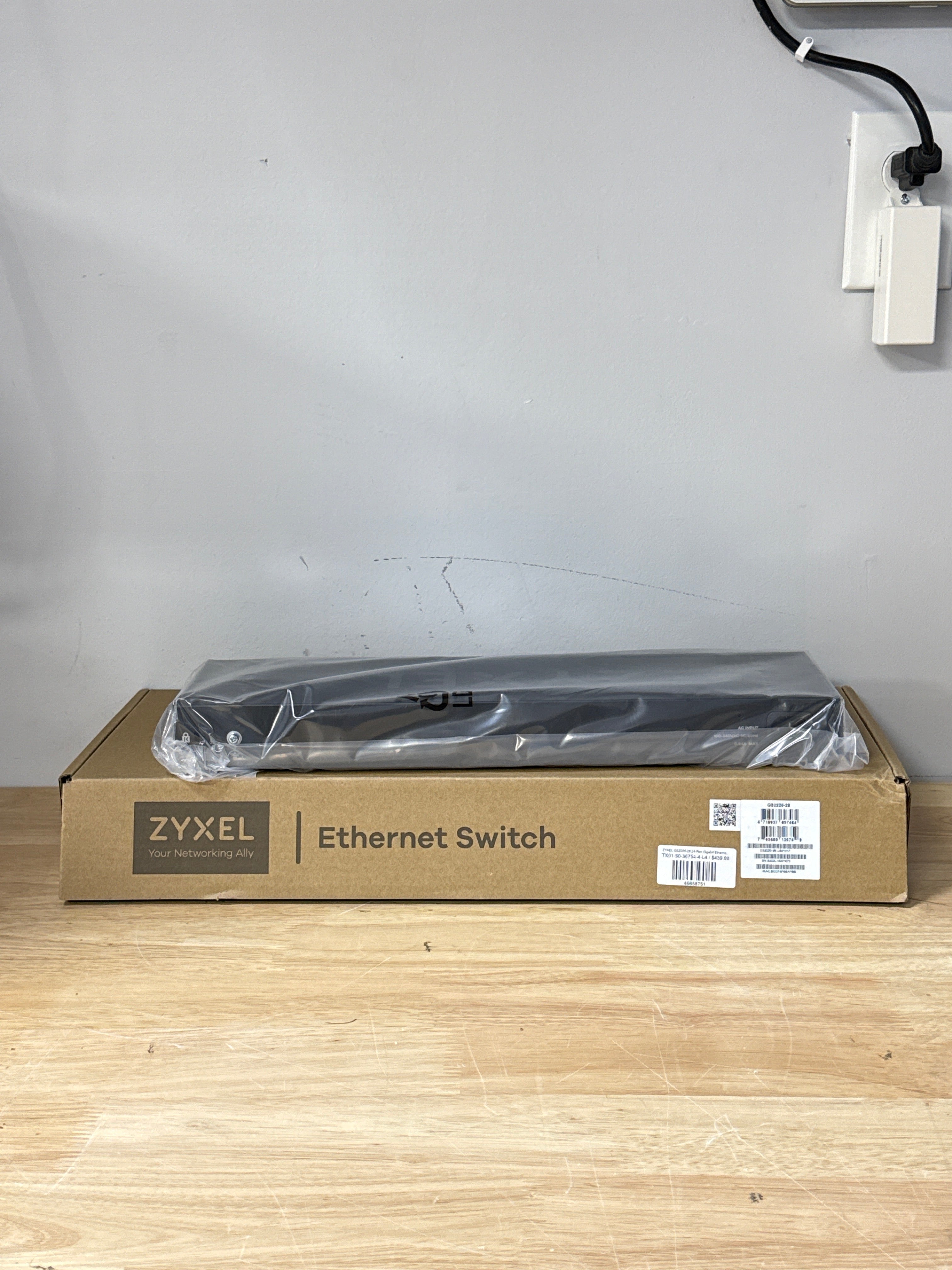 ZYXEL GS2220-28 24-Port Gigabit Ethernet Layer 2 Managed Switch - New