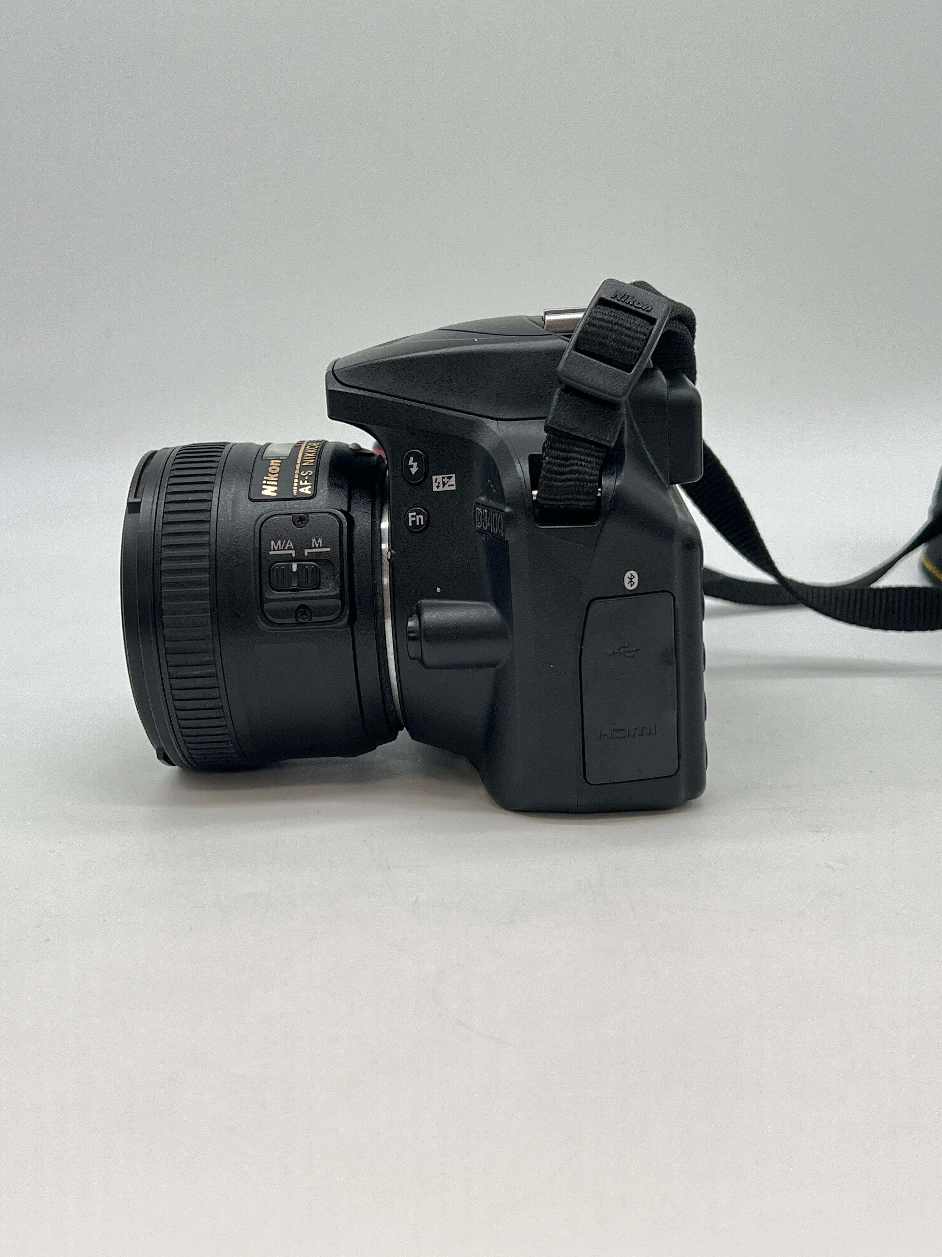Nikon D3400 Digital Camera 24.2MP With AF-S Nikkor 50mm - Used