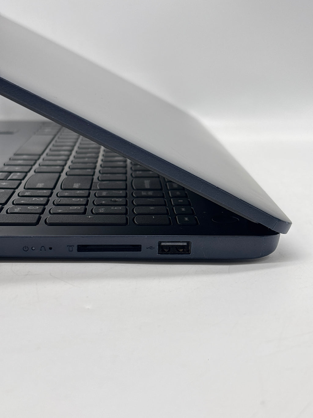 Lenovo Ideapad 1 15AMN7 15" AMD Ryzen 5 7520U 8GB RAM 256GB SSD Blue - READ
