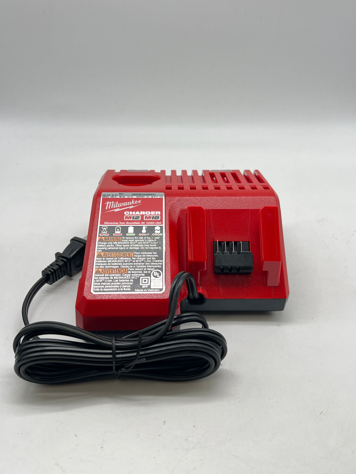 Milwaukee M12 M18 Multi-Voltage Charger + 2x REDLITHIUM XC5.0 5.0Ah - Used