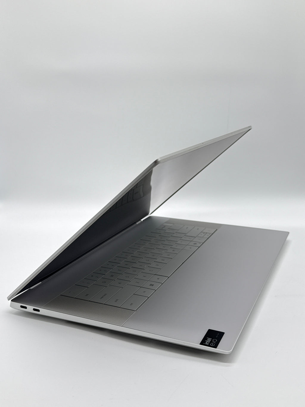 Dell XPS 16 9640 Ultra 9 64GB RAM 4TB SSD RTX 4060 Touch 4K OLED