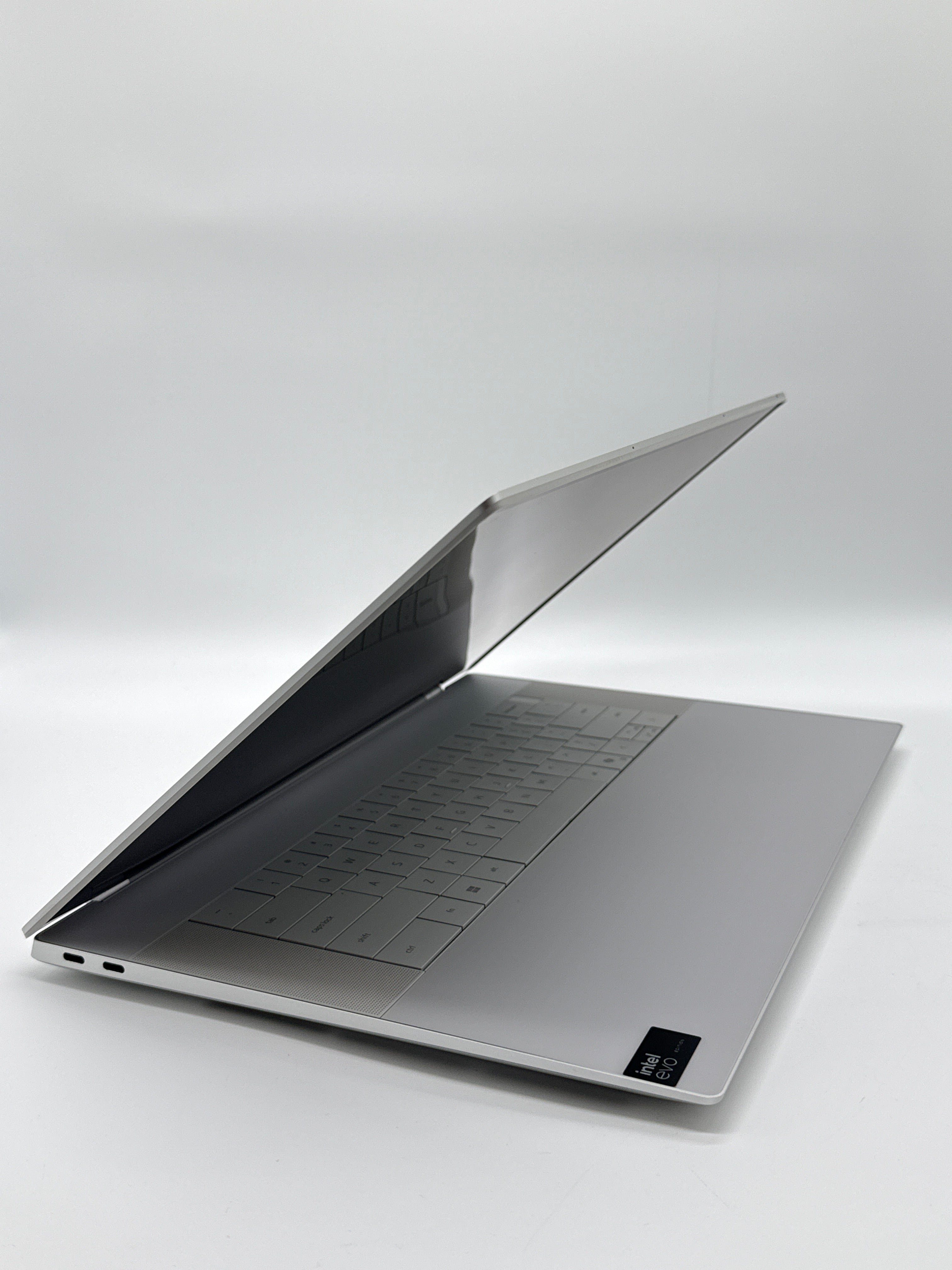 Dell XPS 16 9640 Ultra 9 64GB RAM 4TB SSD RTX 4060 Touch 4K OLED