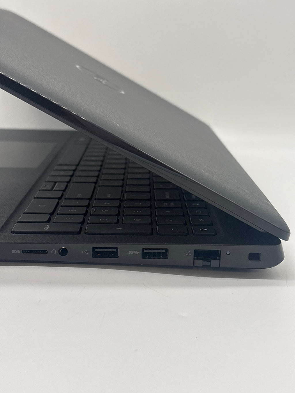 Dell Latitude 3520 15.6" Core i5-1135G7 4GB RAM 256GB SSD GeForce MX350 - Used
