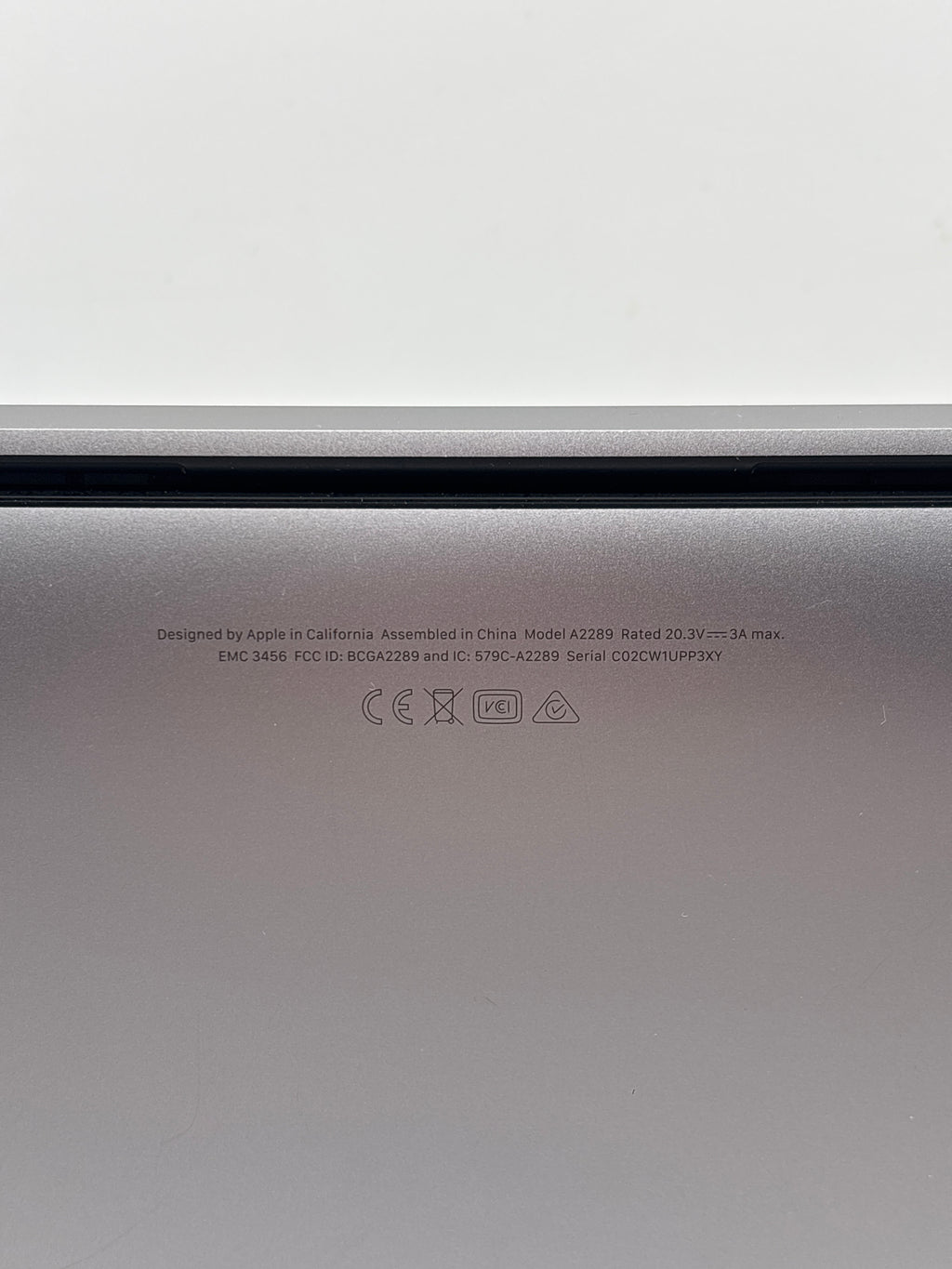 Apple MacBook Pro 13" A2289 2020 Intel Core i5 8GB RAM 256GB SSD Space Gray - Cracked Frame