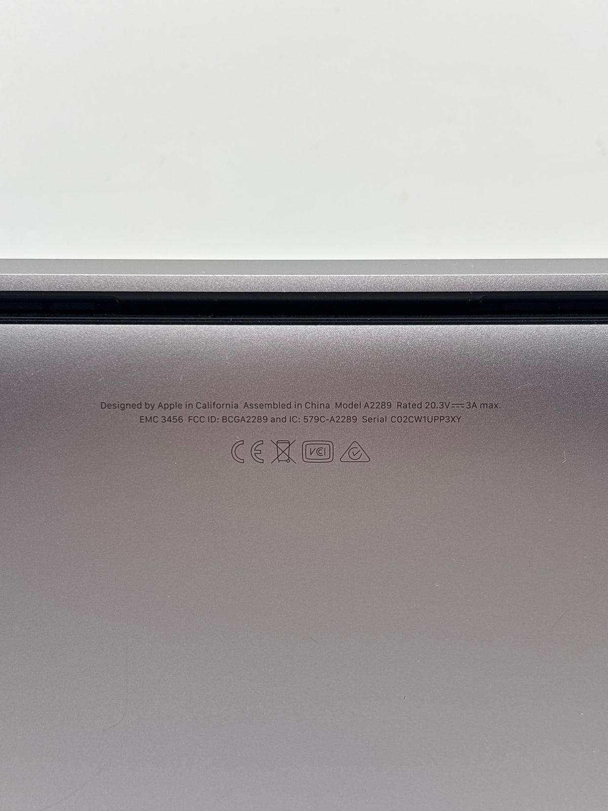 Apple MacBook Pro 13" A2289 2020 Intel Core i5 8GB RAM 256GB SSD Space Gray - Cracked Frame