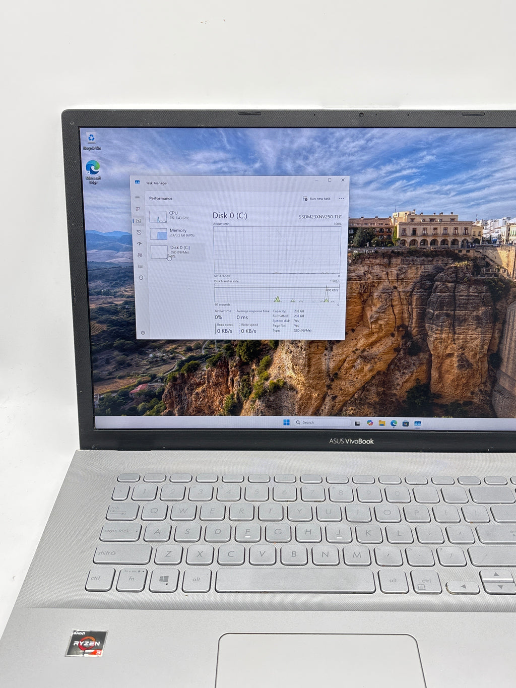 Asus VivoBook M712D 17.3in Ryzen 3 3250U 4GB RAM 256GB SSD - Used