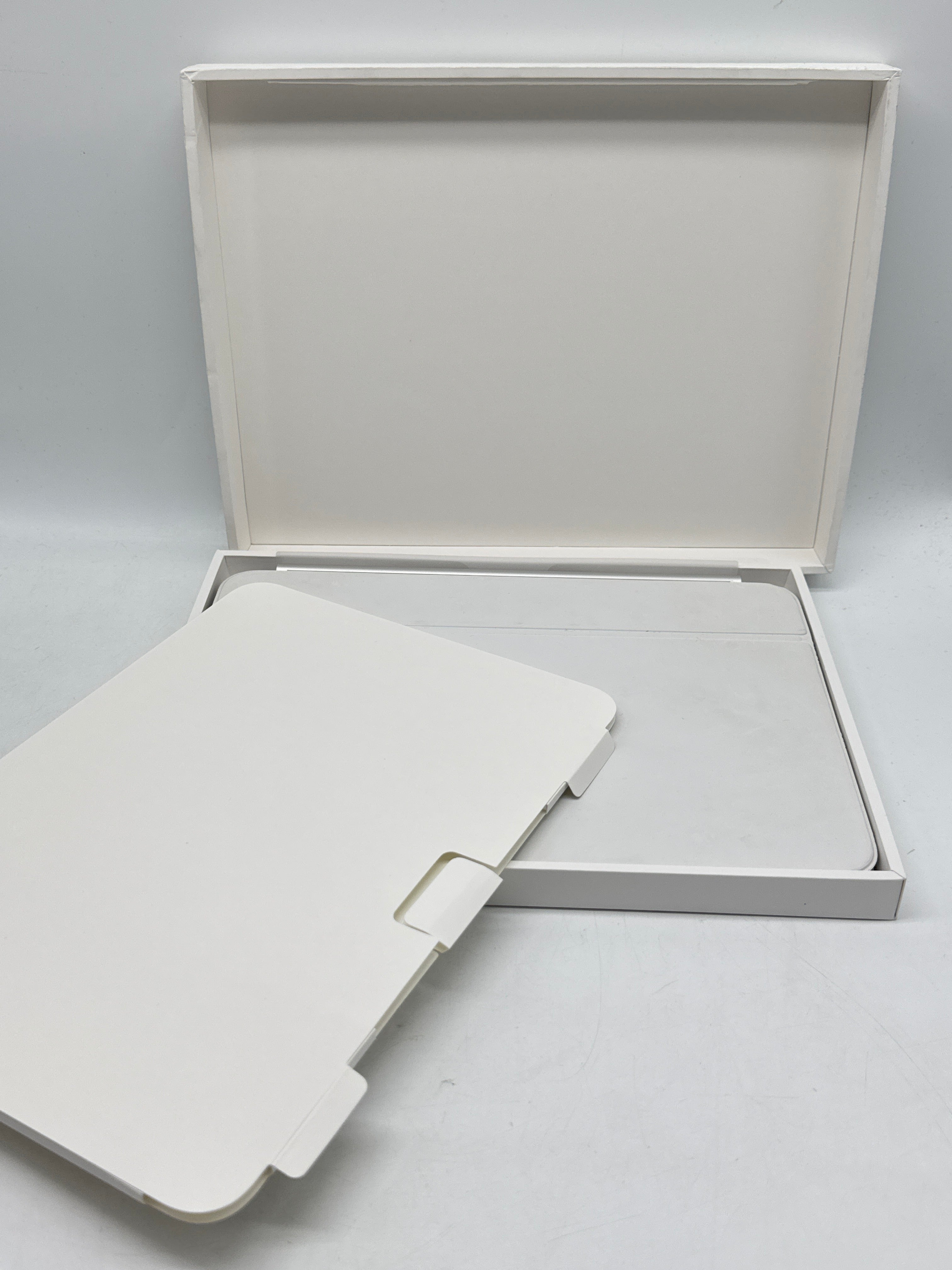 Apple Magic Keyboard A2975 for iPad Pro 11" M4 White - Used