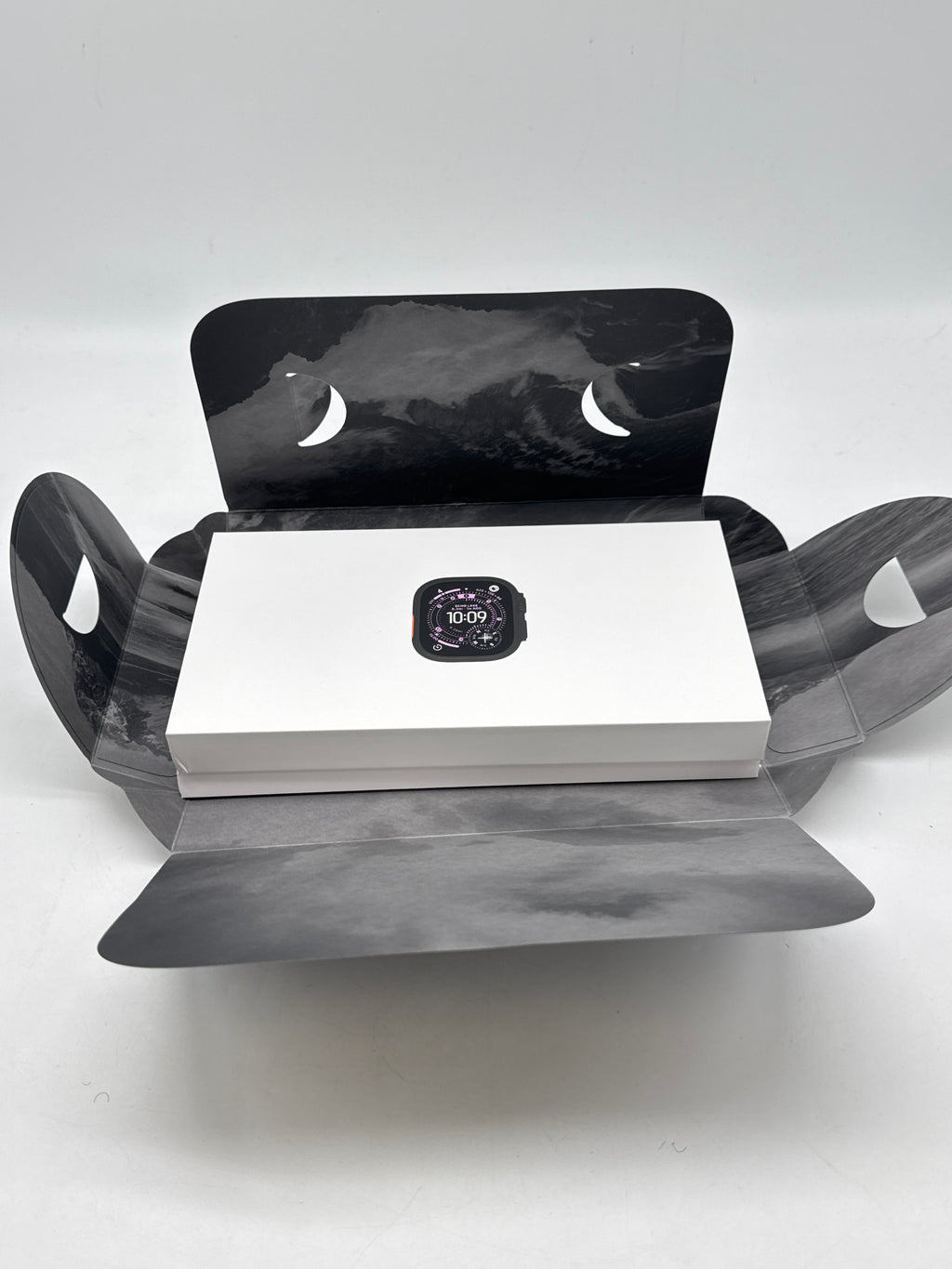 Apple Watch Ultra 3 A3281 49mm GPS + Cellular Unlocked - Used with Box