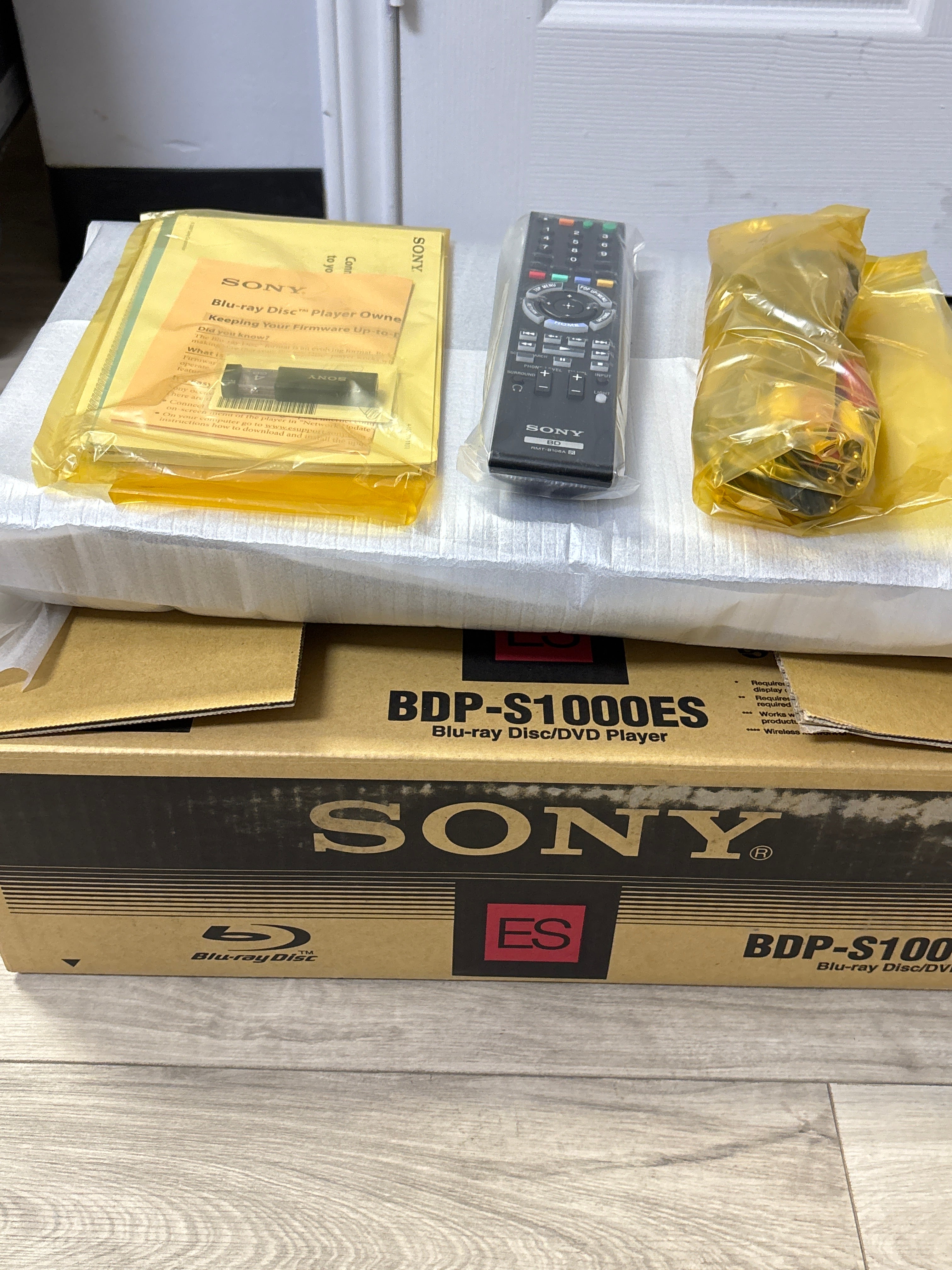 Sony BDP-S1000es Blu-ray Disk DVD Player - New In Box