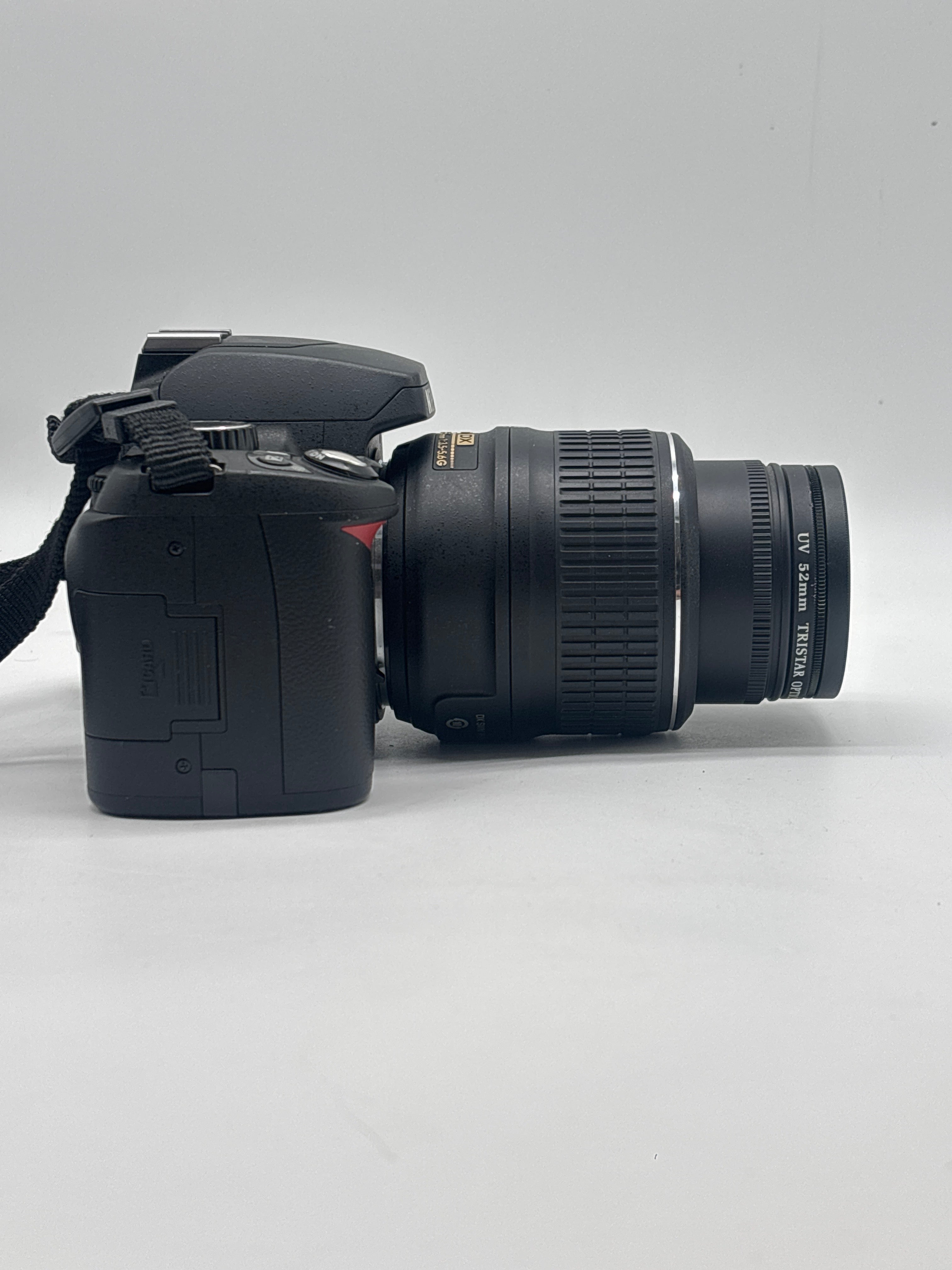 Nikon D60 Digital SLR Camera 10.2 MP W/ Nikon speedlight SB 600 Canon speedlight 420EX - Used