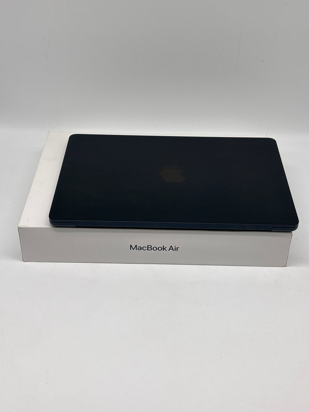 Apple MacBook Air 13" M4 A3240 16GB RAM 256GB SSD - Used with Box