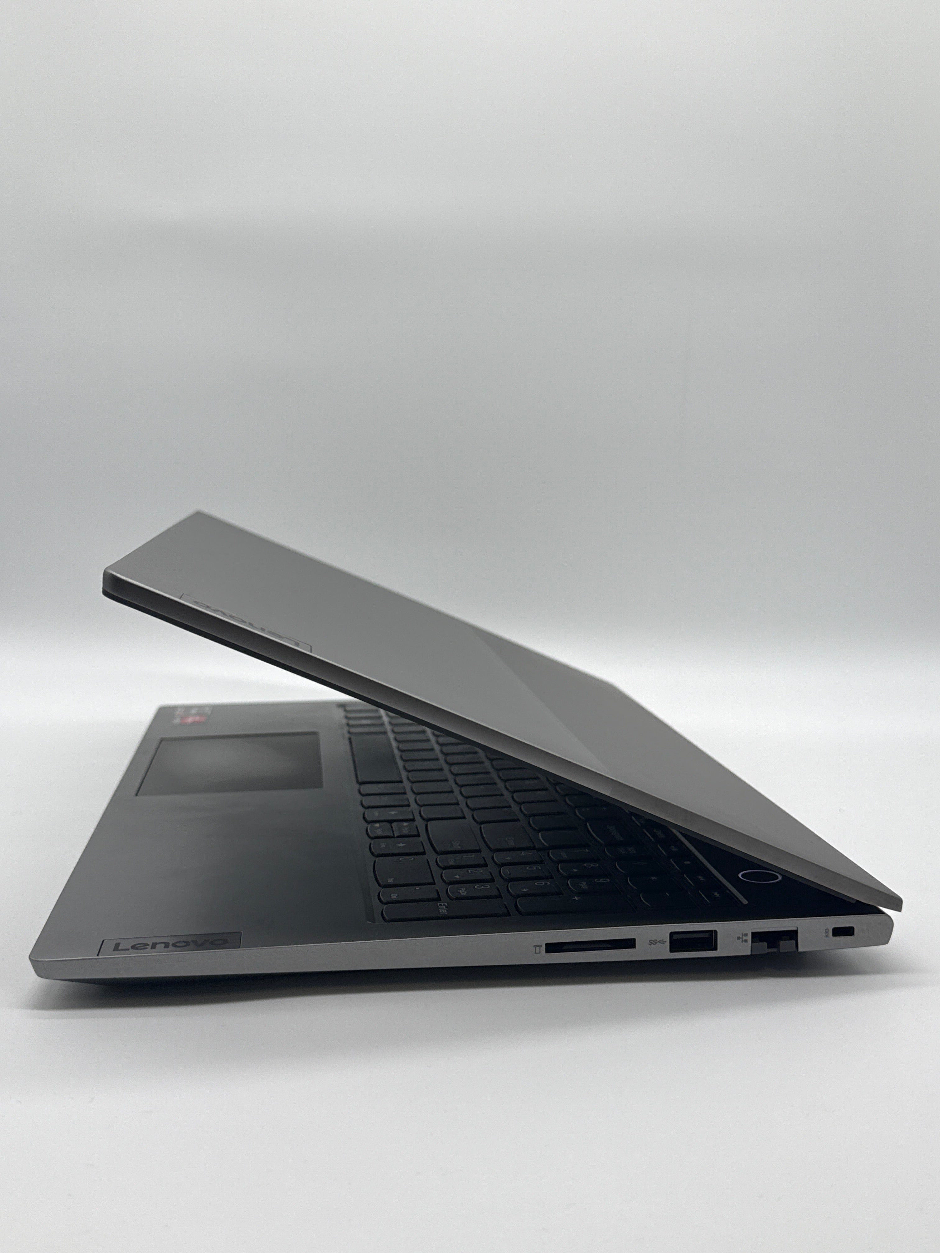 Lenovo ThinkBook 15 Gen 4 Ryzen 7 5825U 40GB RAM 1TB SSD