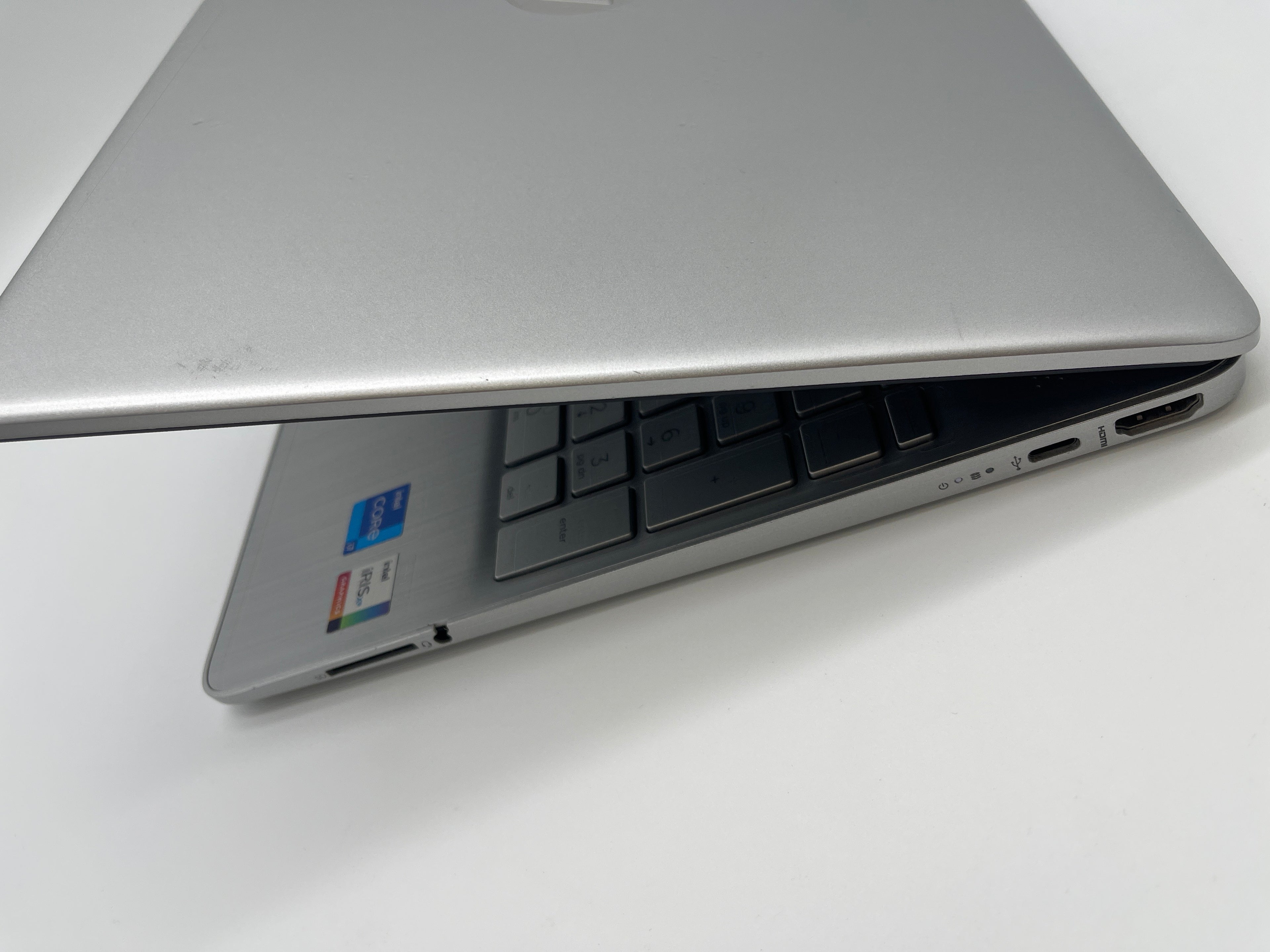 HP 15-dy2073dx 13-inch Core i7 10th Gen 16GB RAM 256GB Silver Laptop